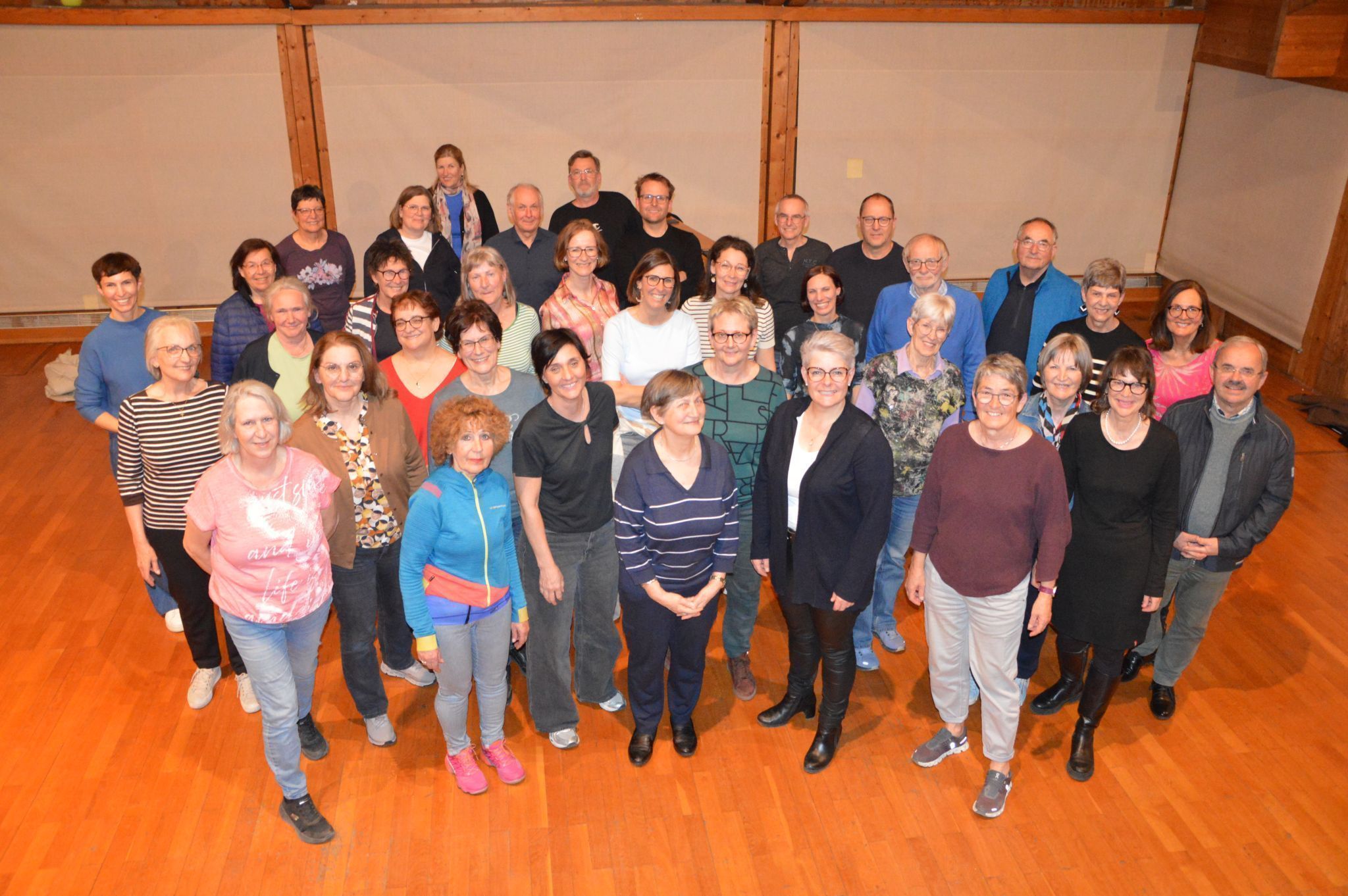 Sängerinnen und Sänger freuen sich auf zahlreiche Konzertbesucher.