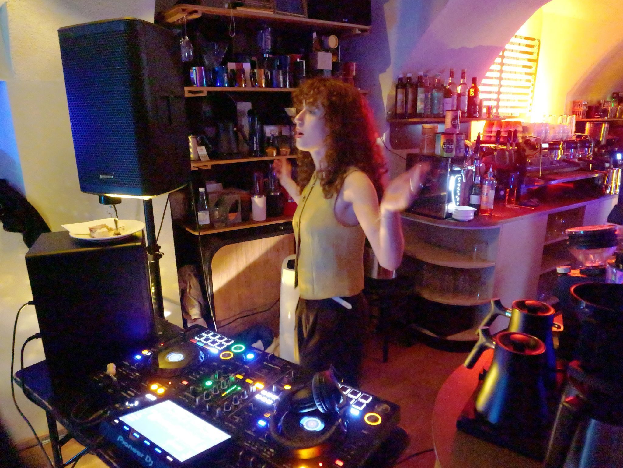 DJane Rosa sorgte im Momo Coffeeart für beste Partystimmung.