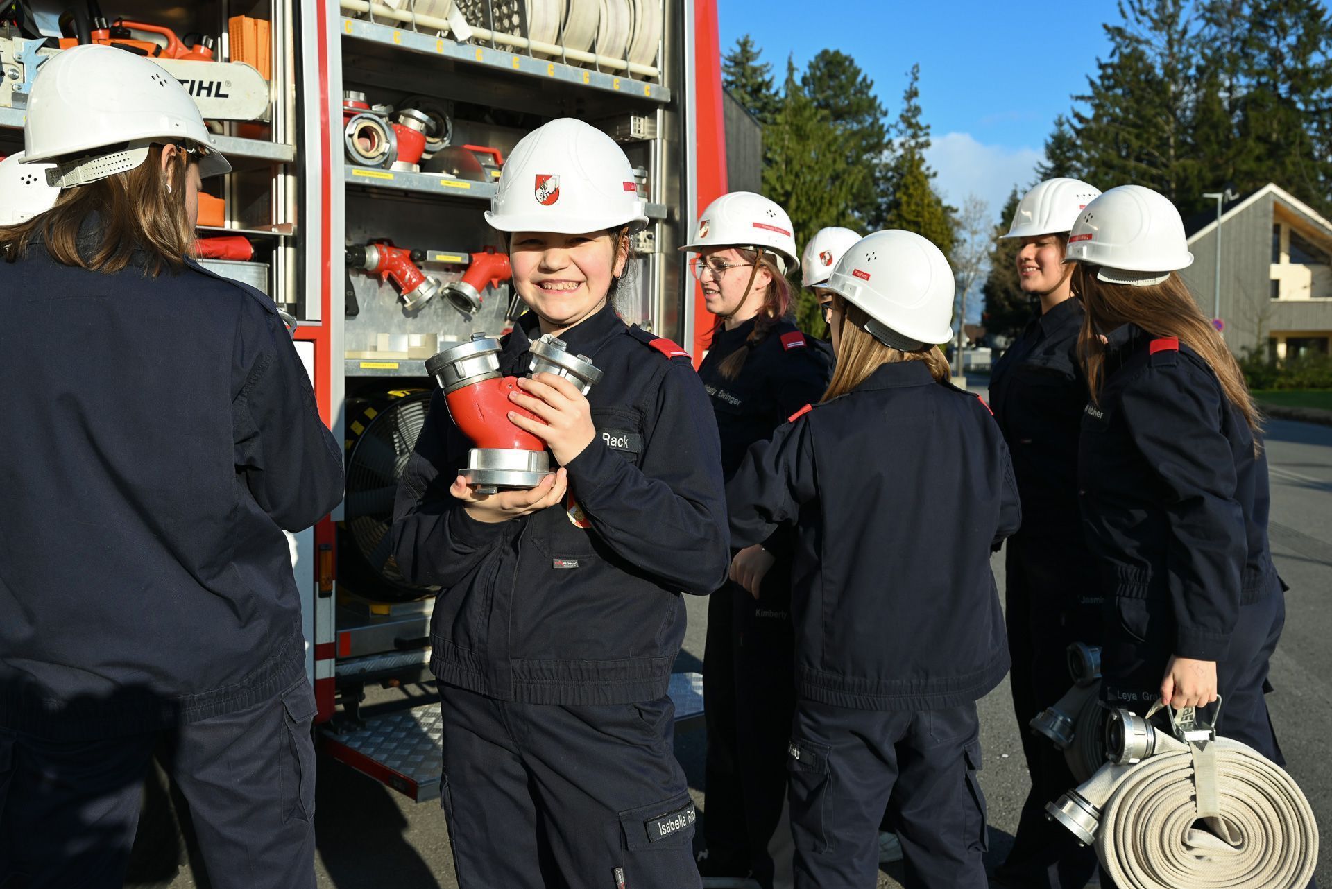 Die Feuerwehrjugend wird bestens vorbereitet auf ihren Aktivstand, der mit 16 Jahren angetreten werden kann.