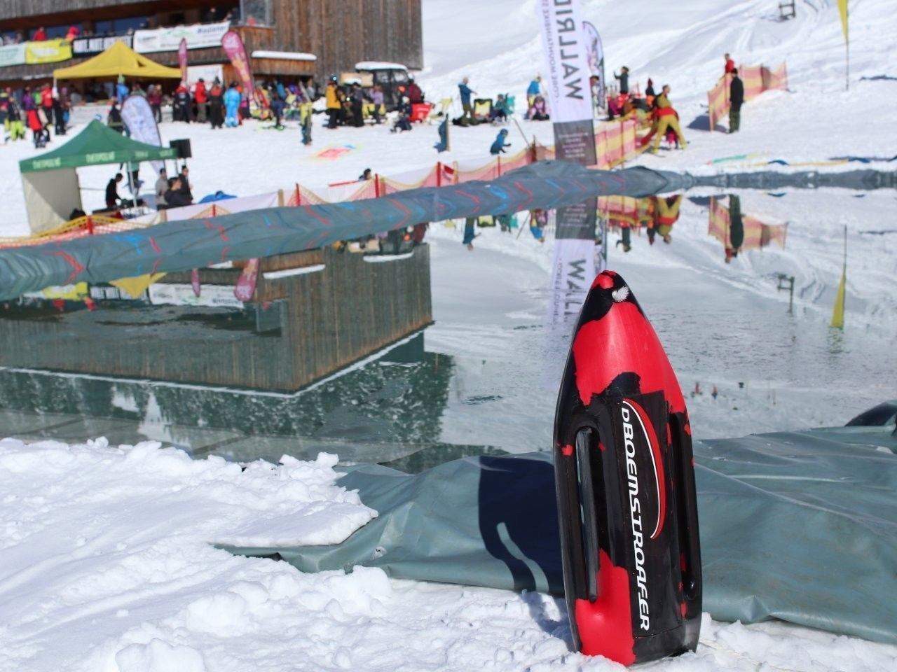 Hundete Fans und viele Starter beim Slide und Fly.