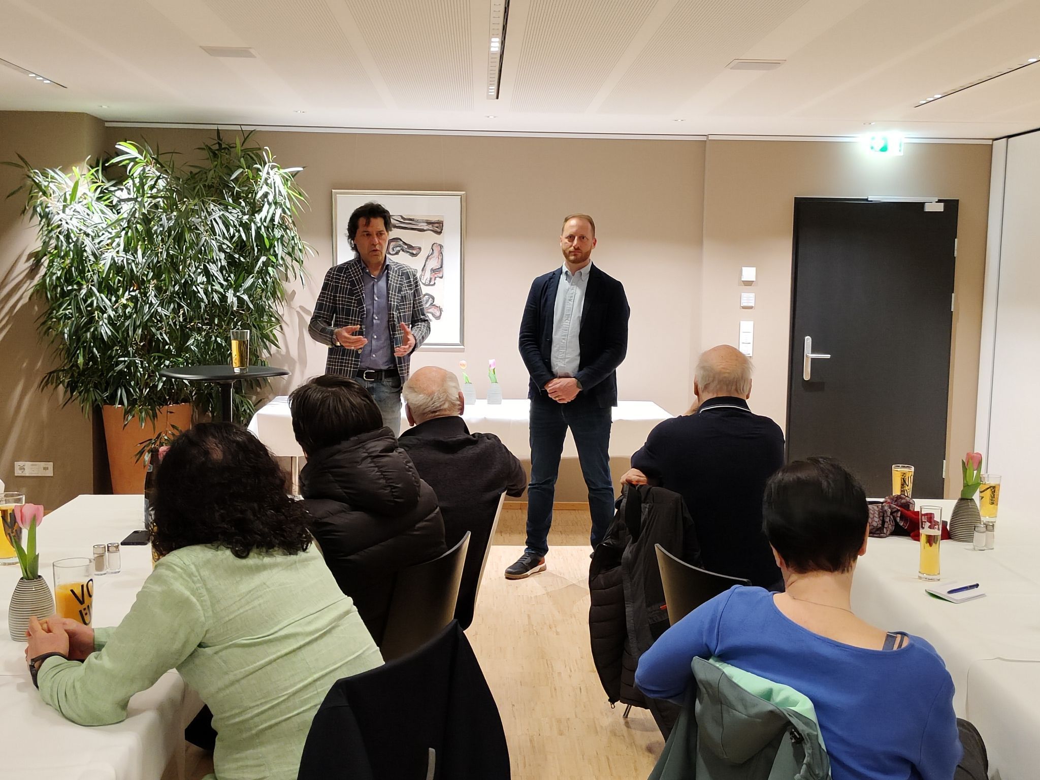 Levnerinnen und Levner nutzten den Ortsteilsprechtag für einen offenen Austausch mit der Stadtpolitik.