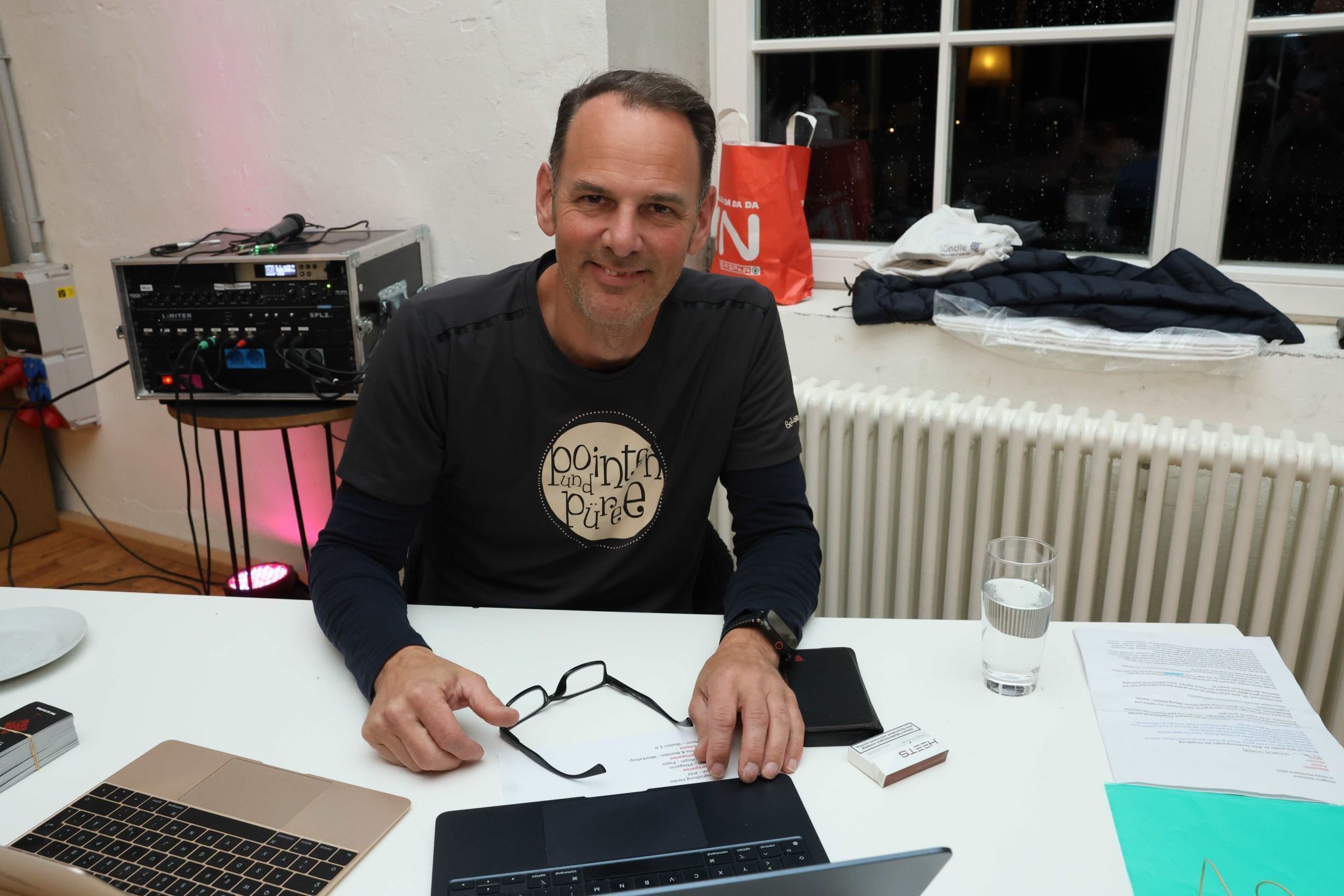 Techniker Ralf Andres.