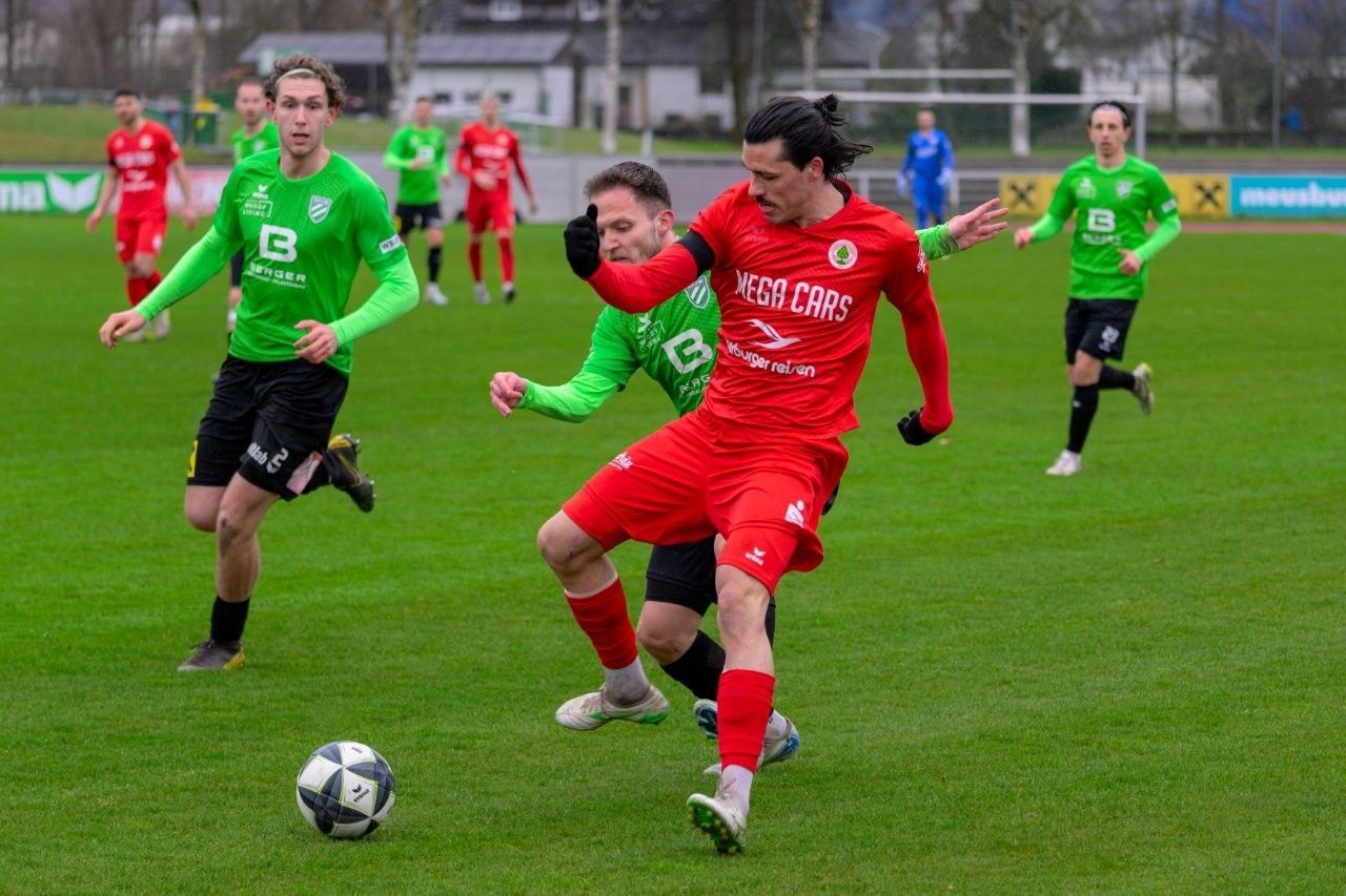 Nicolai Bösch spielte auf der Außenbahn stark.
