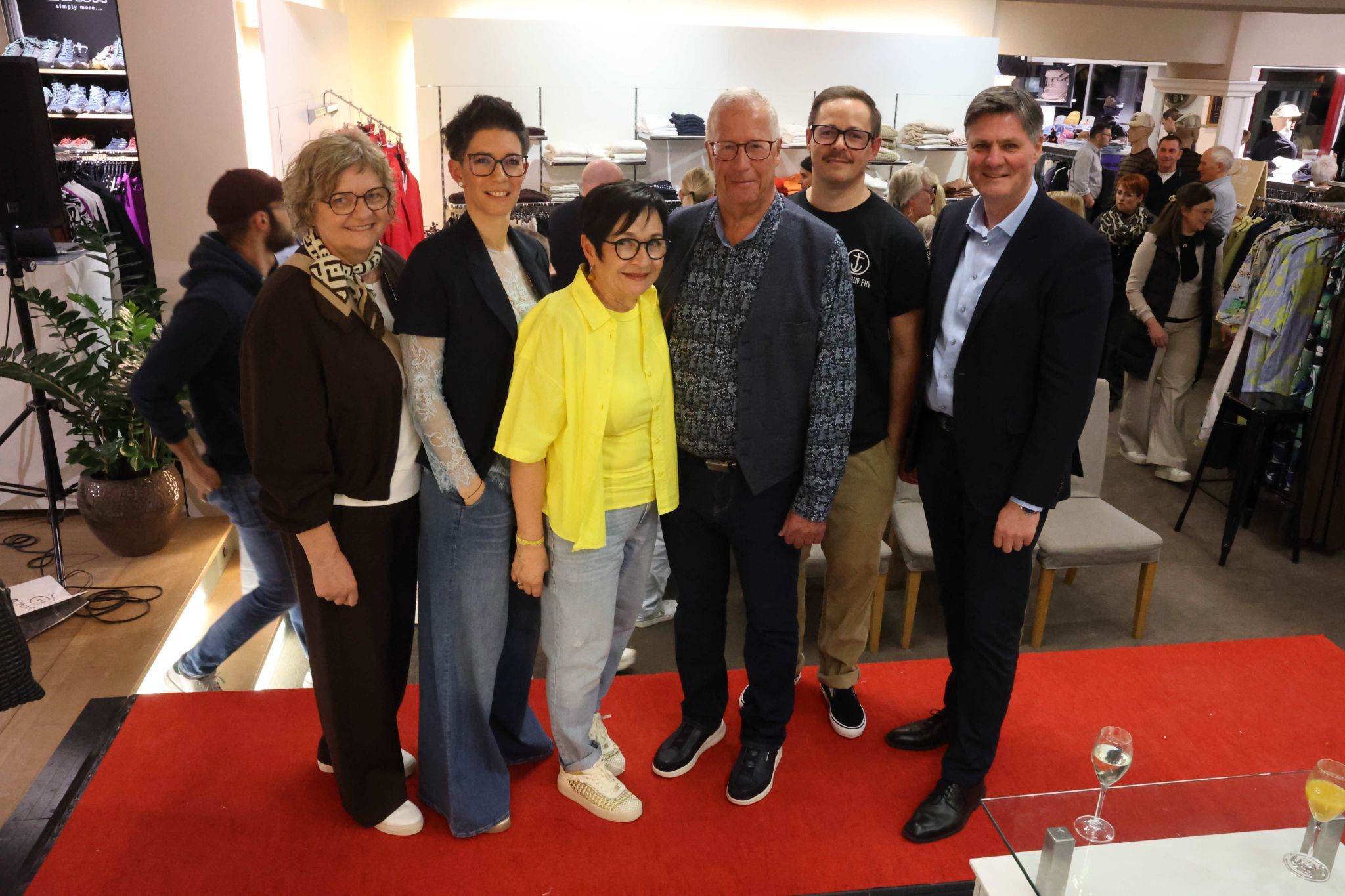 Familie Alton mit Reinelde und LR Daniel Allgäuer.