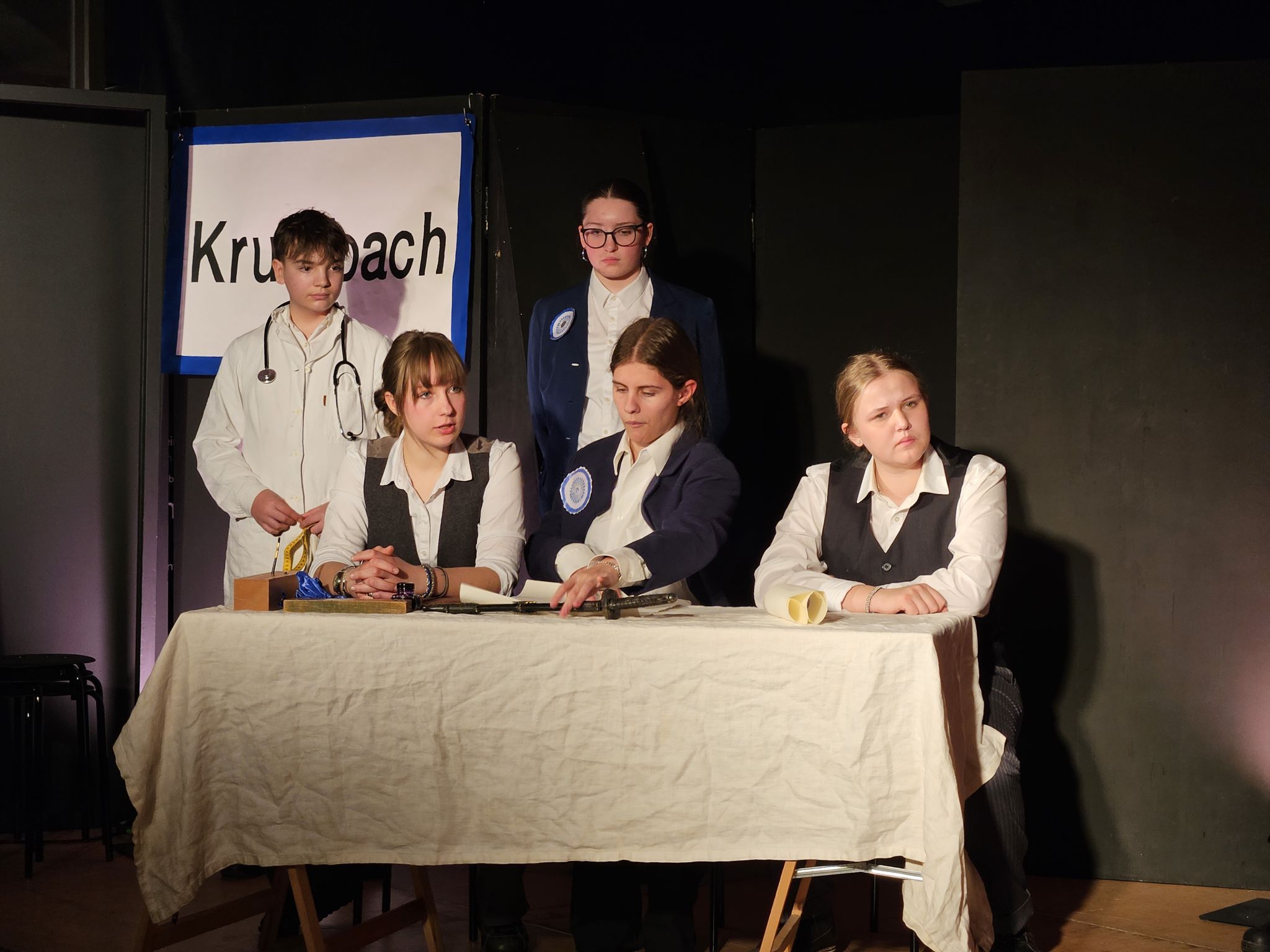 Die intensive Probenarbeit findet mit der Theatertournee ihren Abschluss.