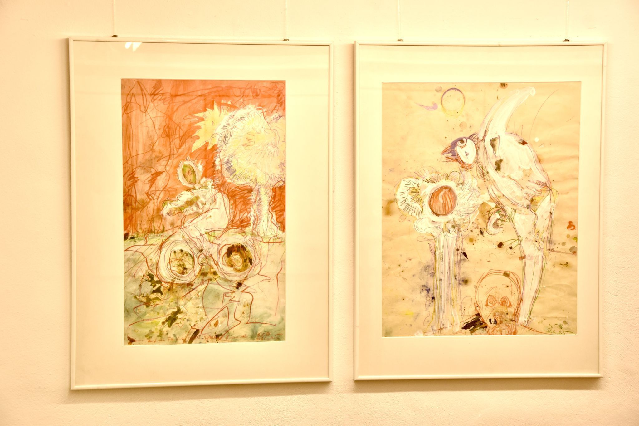 Exponate von Helmut Schlatter in seinem Ausstellungsraum in der MAP-Kellergalerie