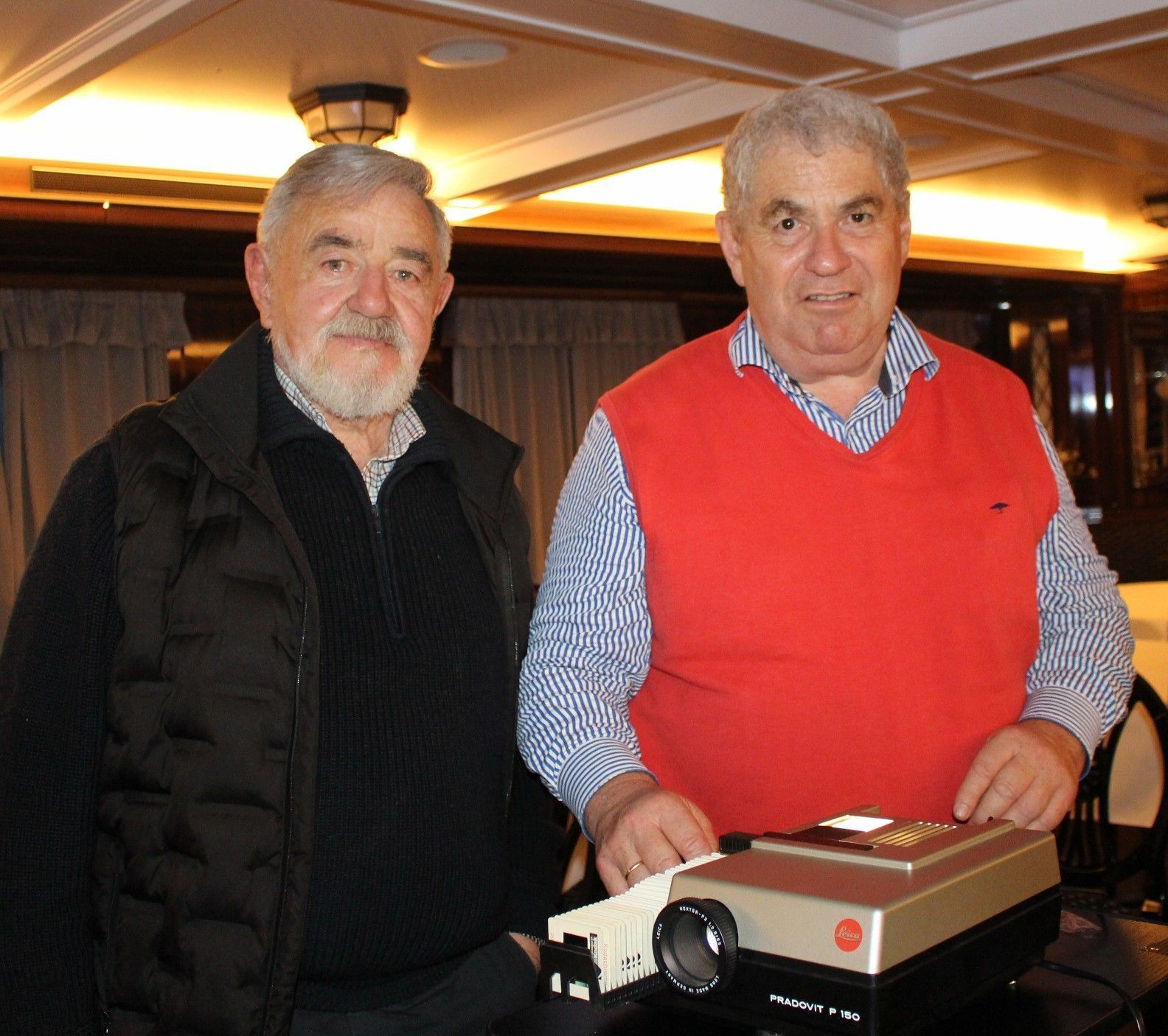 „Seebären“ unter sich: Martin Uhlig und Hohentwiel-Senior-Kapitän Reinhard Kloser.