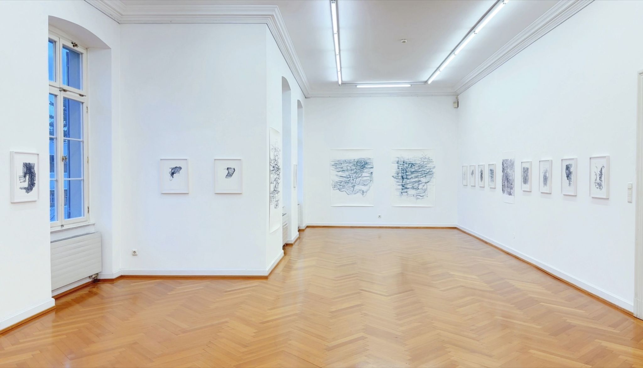 Wolfgang Bender mit _Ferrara 44°_  im 1. Stock vertreten