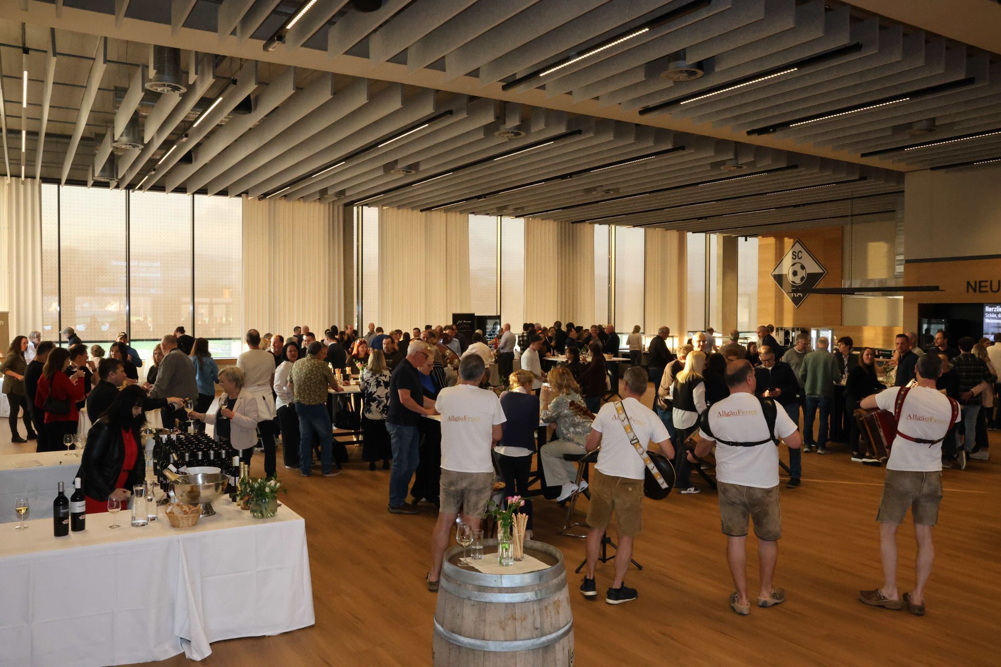 Im Business Club des SCRA kam Heurigenstimmung auf.