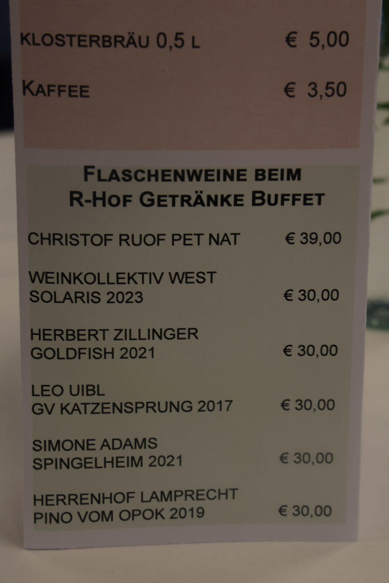 Veranstalter und Winzer bei der 