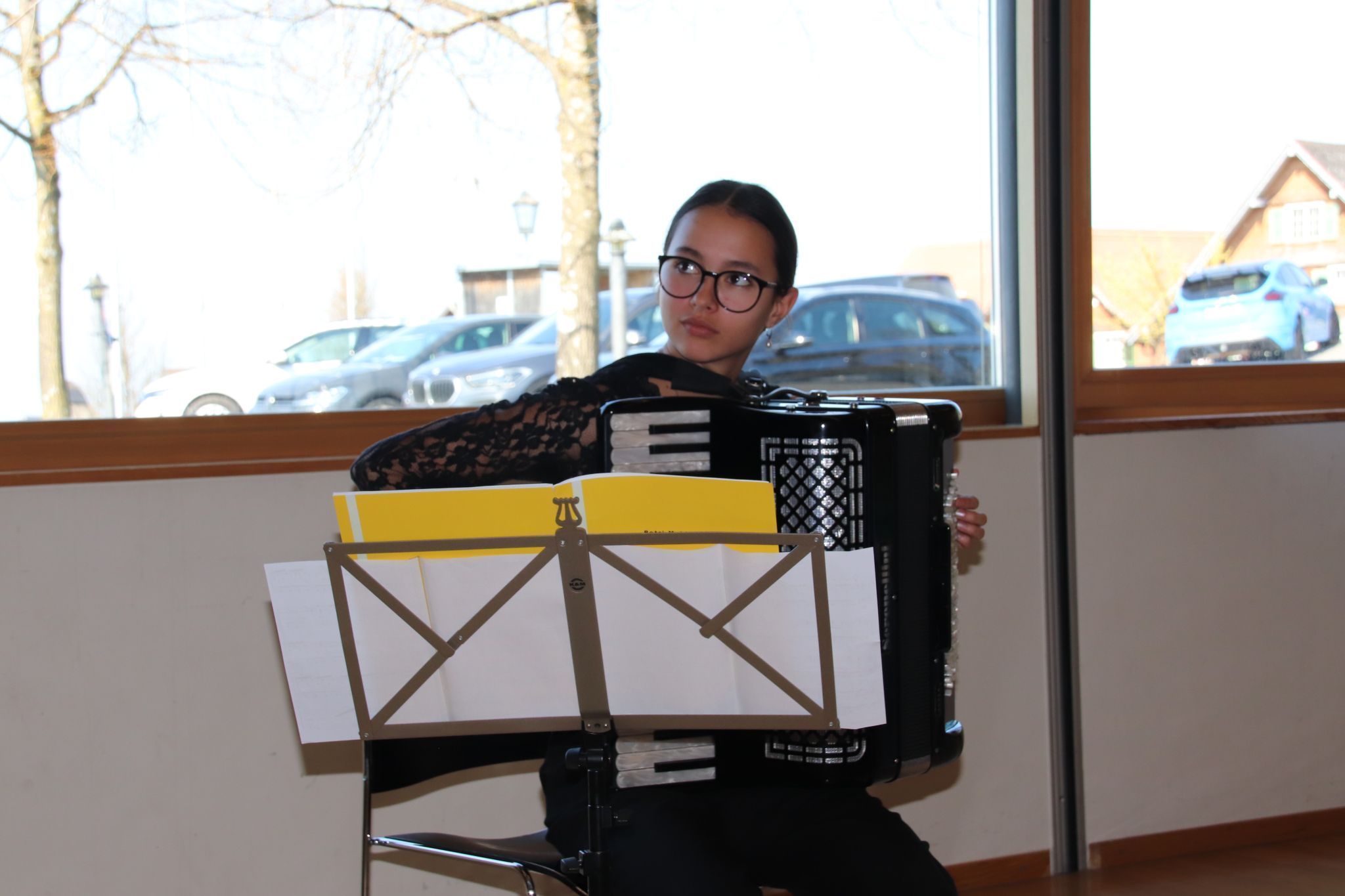 Jugend vor den Vorhang in Bildstein (Bildergalerie)