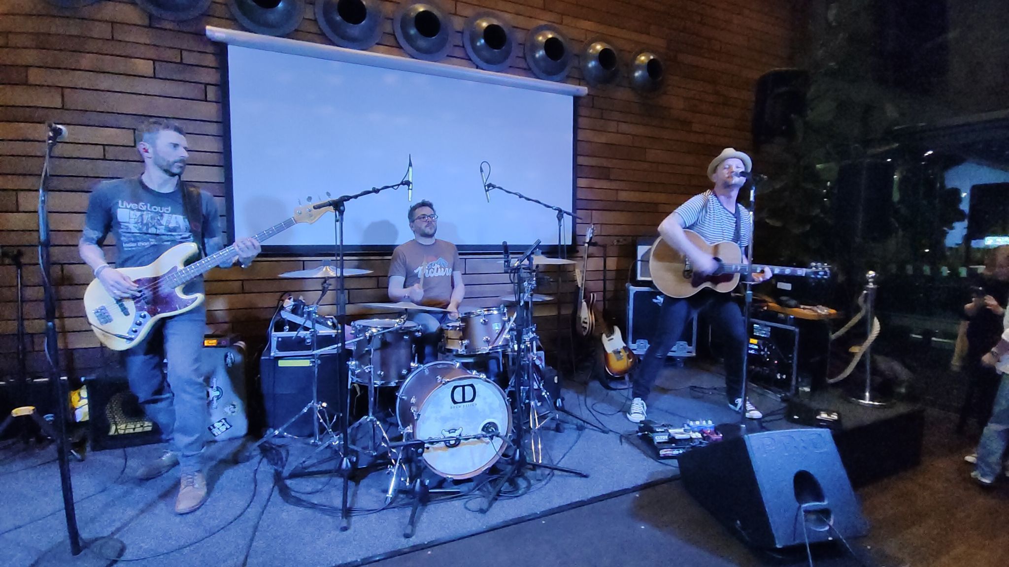 Mitreißender Auftakt zum Rundklang: „Moose Crossing“ sorgten im Rösslepark für volle Plätze und beste Partystimmung. 