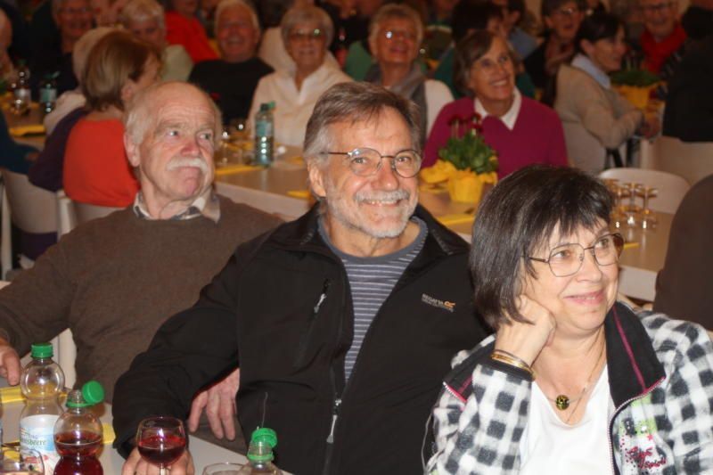 Alles kam zum Abschied von Reinelde Gut. 