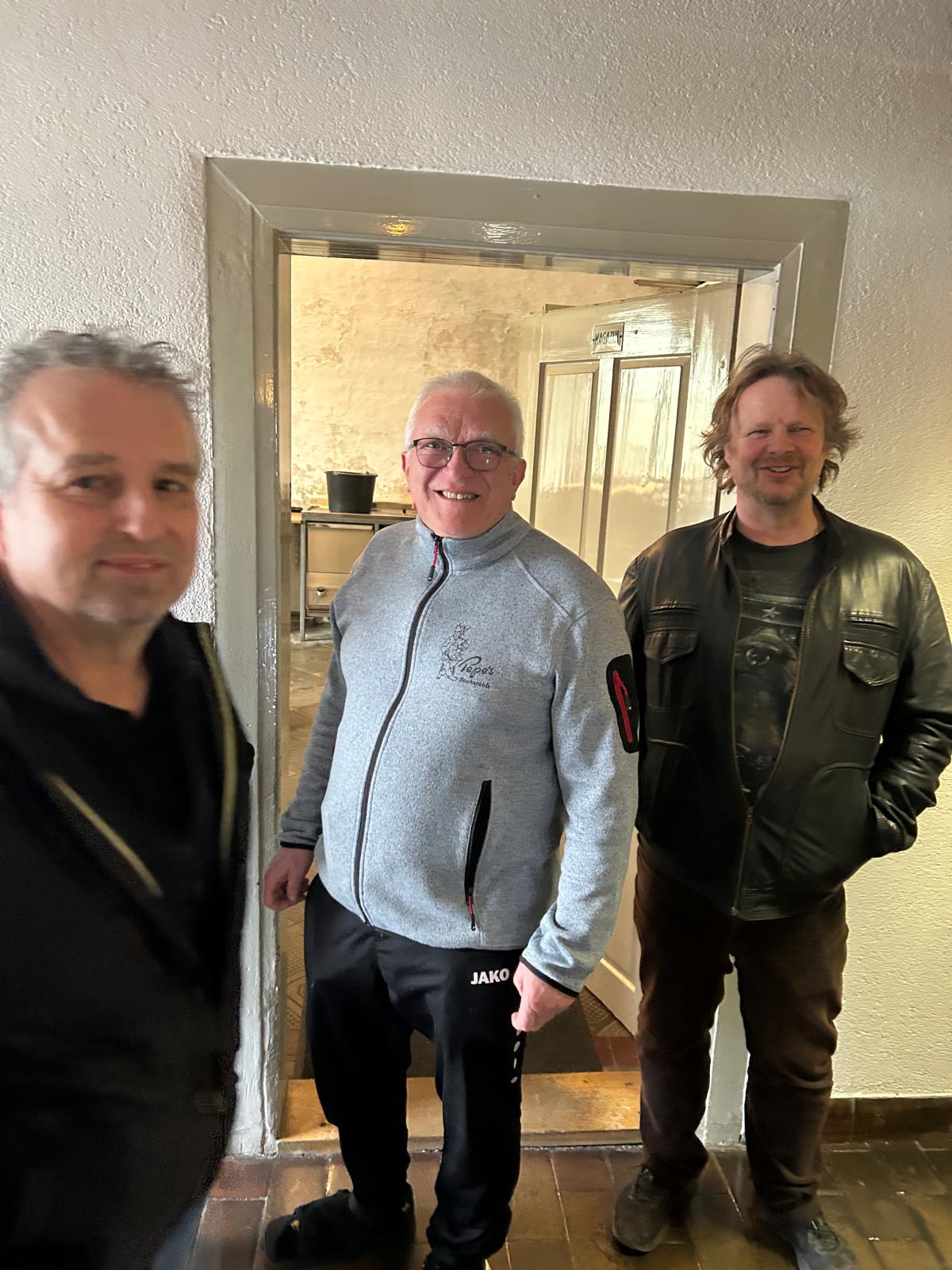 Impresssionen von verschiedenen Stationen (Arno Meusburger), und Bilder vom Geschehen im 