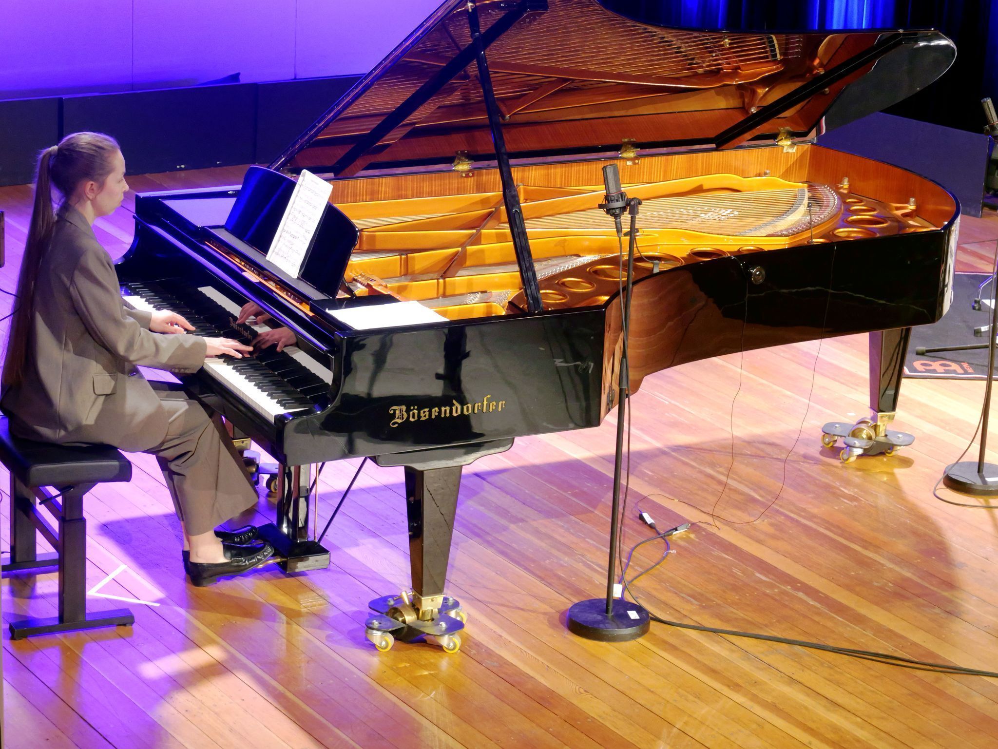 Pianistin Anna Leyerer verband Sprache und Musik auf innovative Weise.