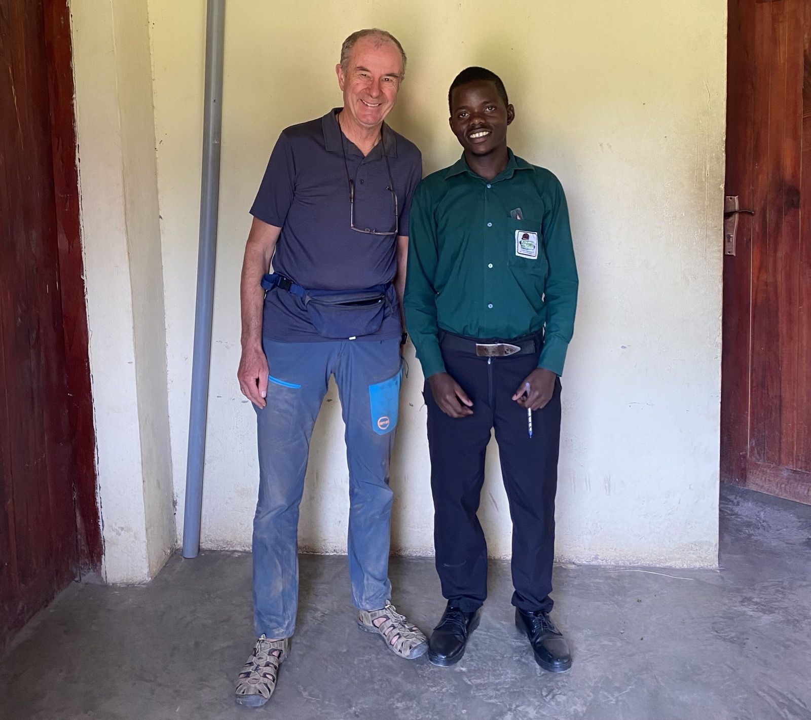 Werner trifft Isaac, der Elektriker werden will.