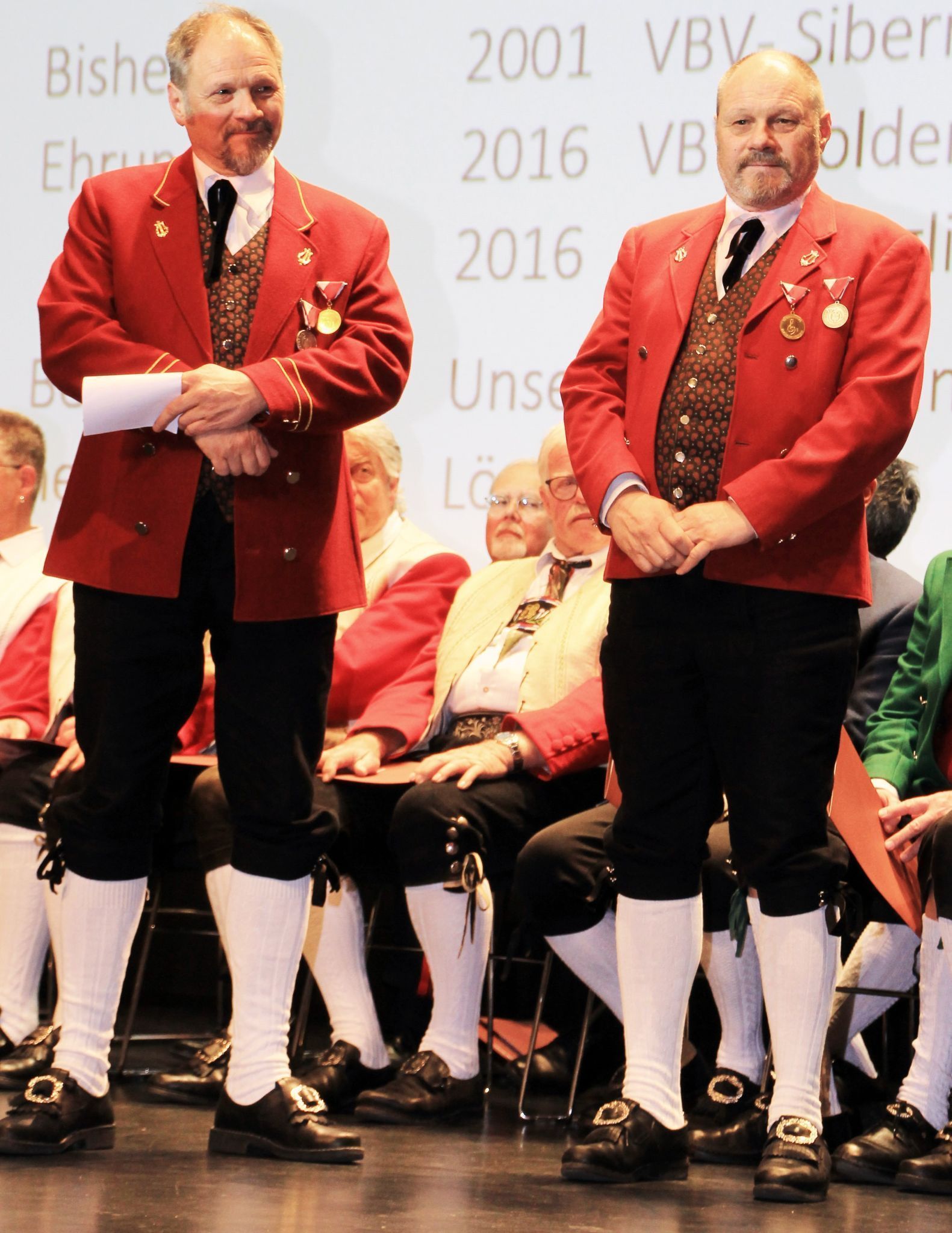 Unikum: Die Zwillinge Helmut (li.) und Roland Immler (MV Lochau) erhielten die goldene Ehrenspange (50 Jahre).