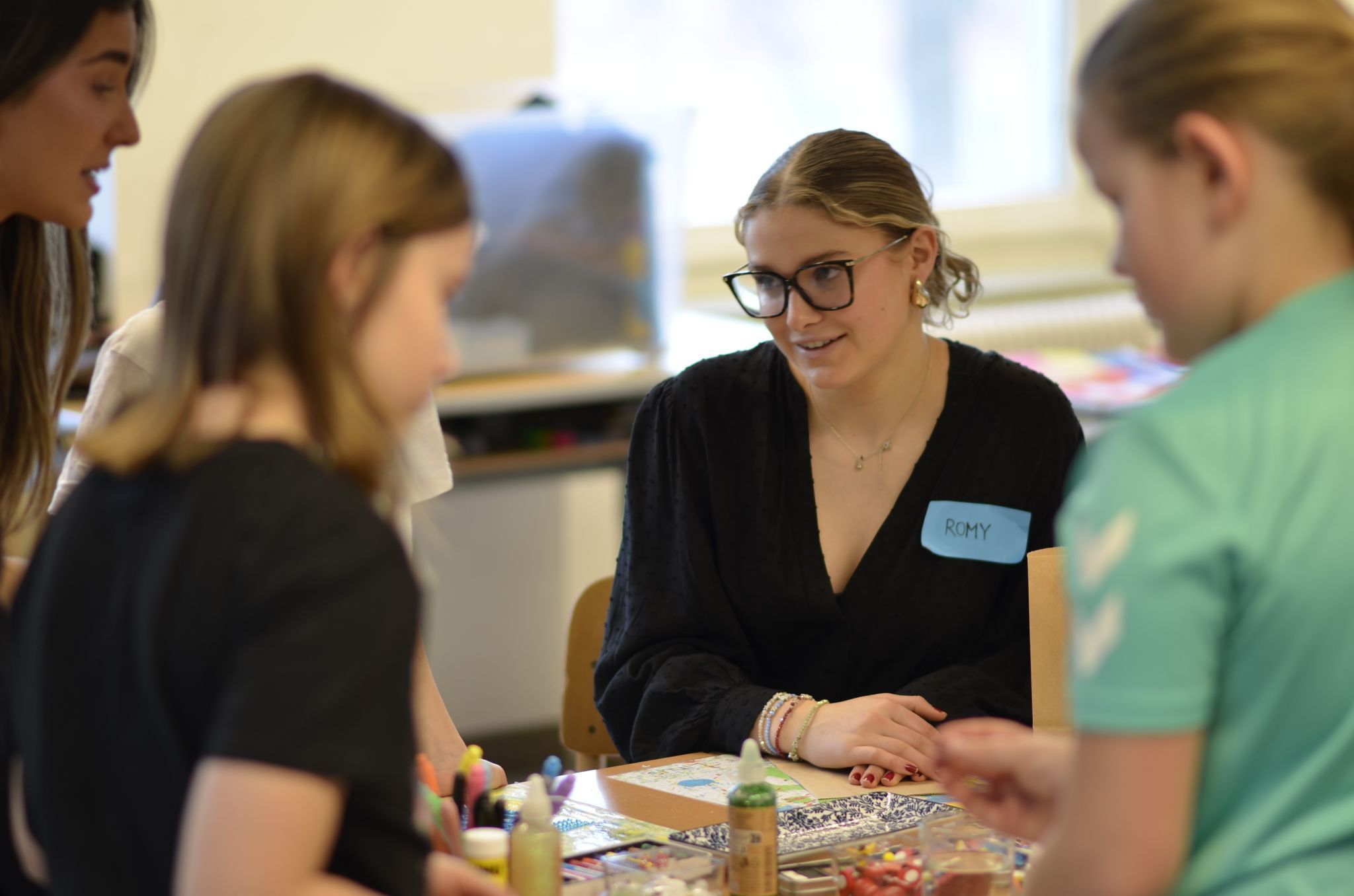 Gemeinsam wurde gezeichnet, gebastelt und ausprobiert.