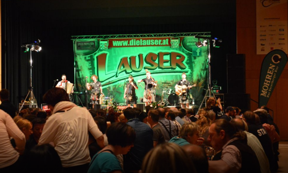 Der gesellige Höhepunkt des Wochenende: der stimmungsvolle Partyabend mit den Lausern aus der Steiermark. 