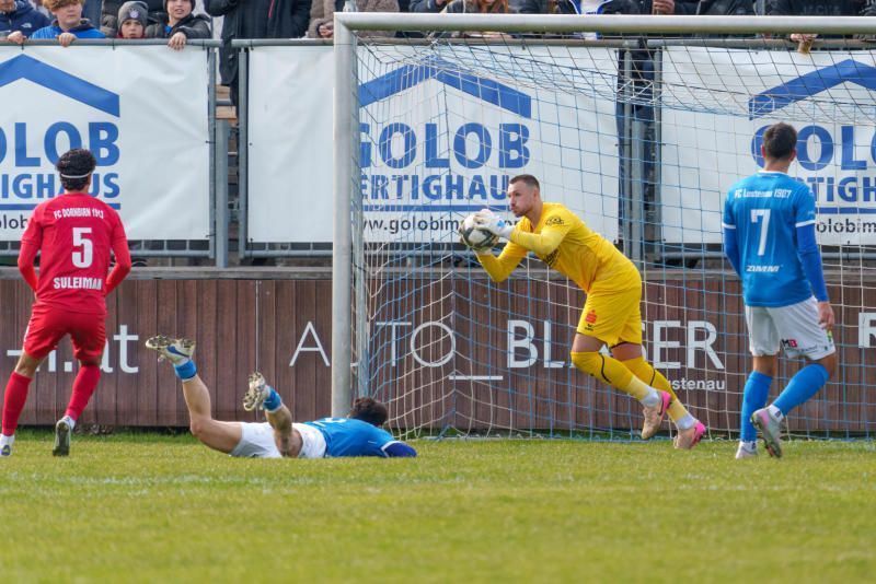 Raphi Morscher hält Kalkan Elfer. 