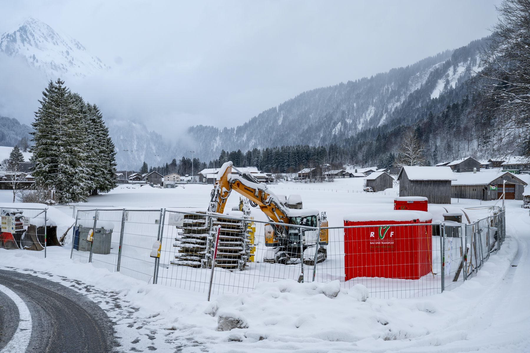 Schnee zum Spatenstich