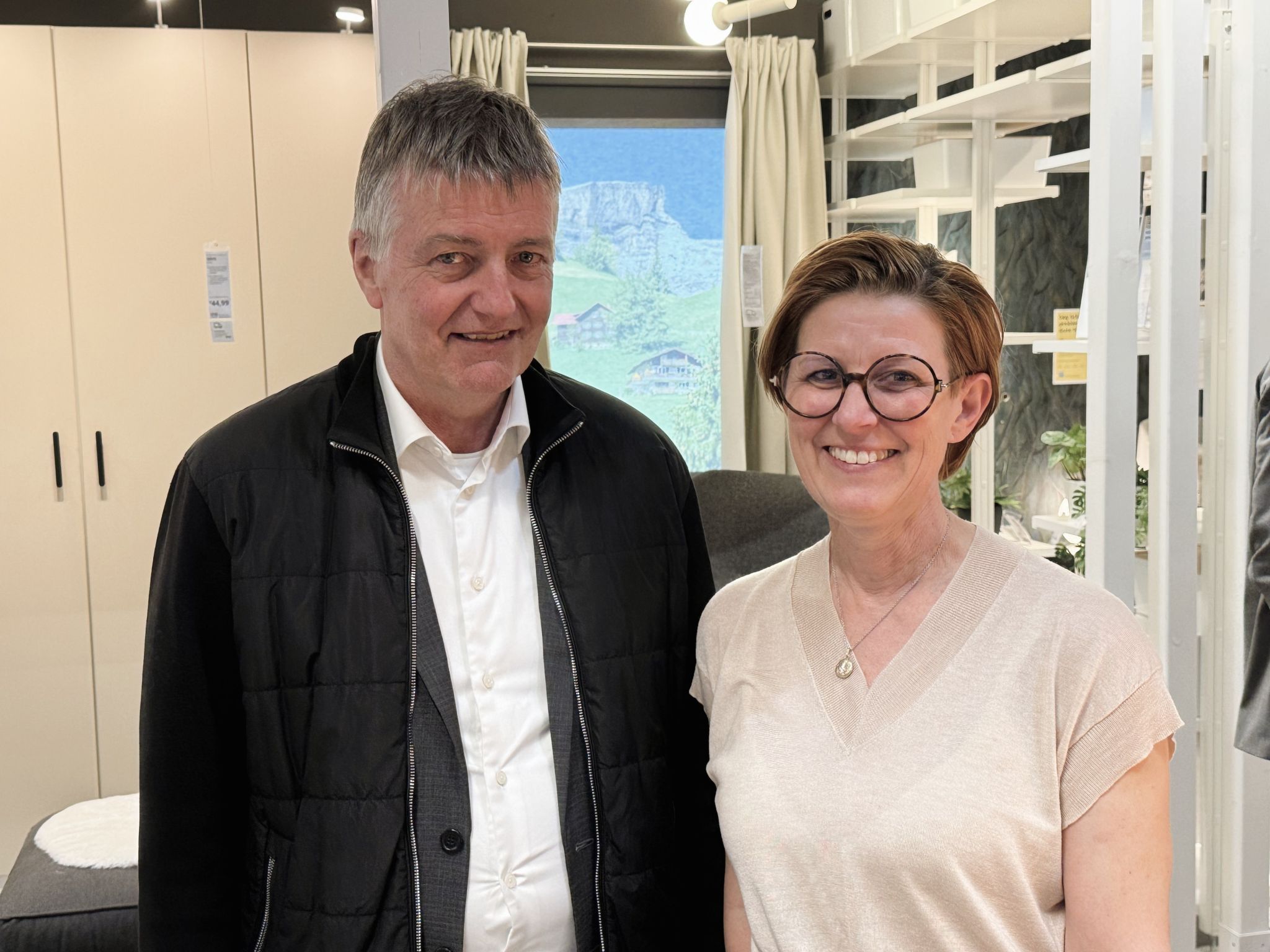 Unter den Gästen: Karl Schelling und Heidi Mark.