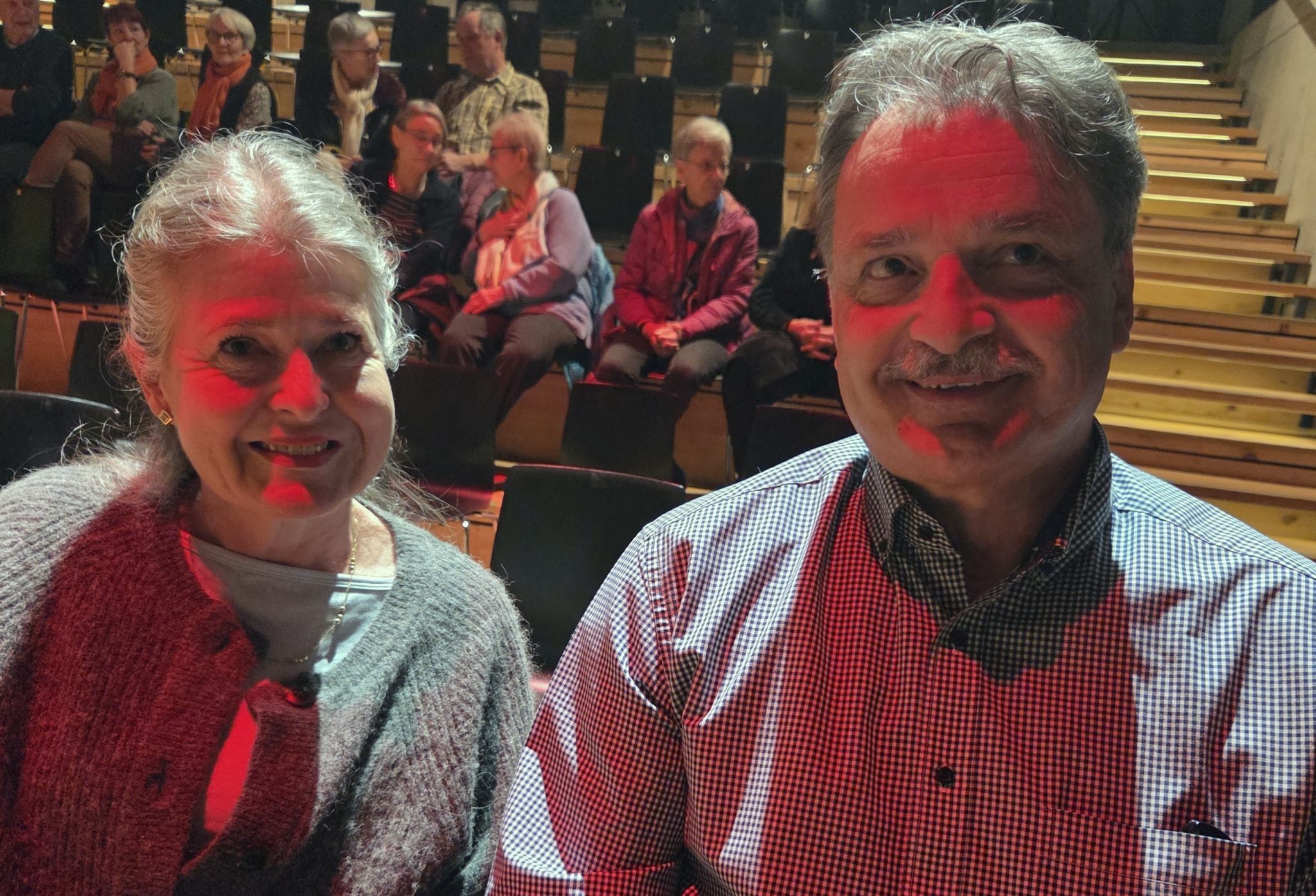 Die Pädagogen Ingrid und Markus Thöny verfolgten die Ausführungen mit großem Interesse.