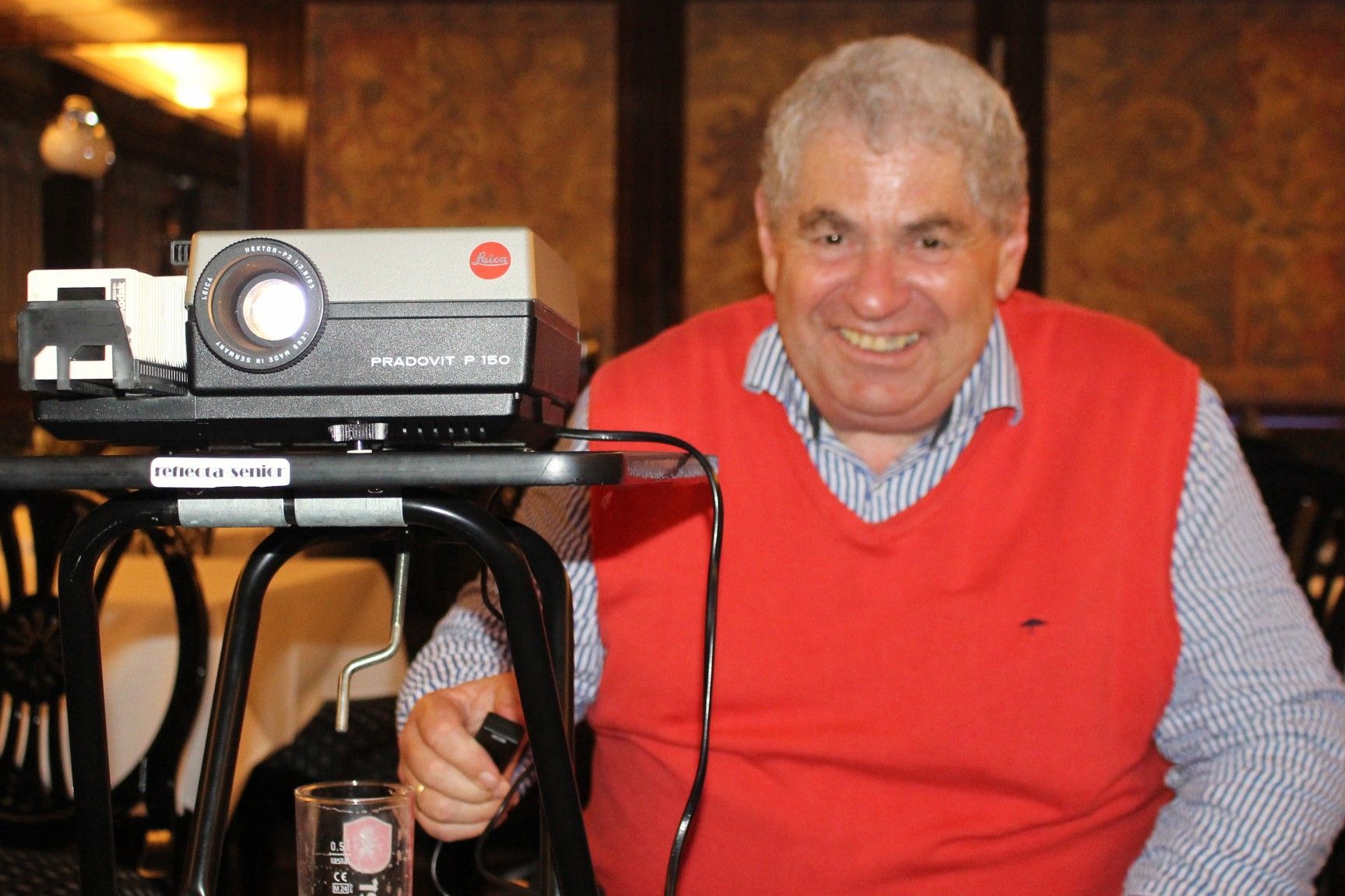 Nostalgie pur: statt eines Beamers benützte Martin Uhlig den guten alten Dia-Projektor.