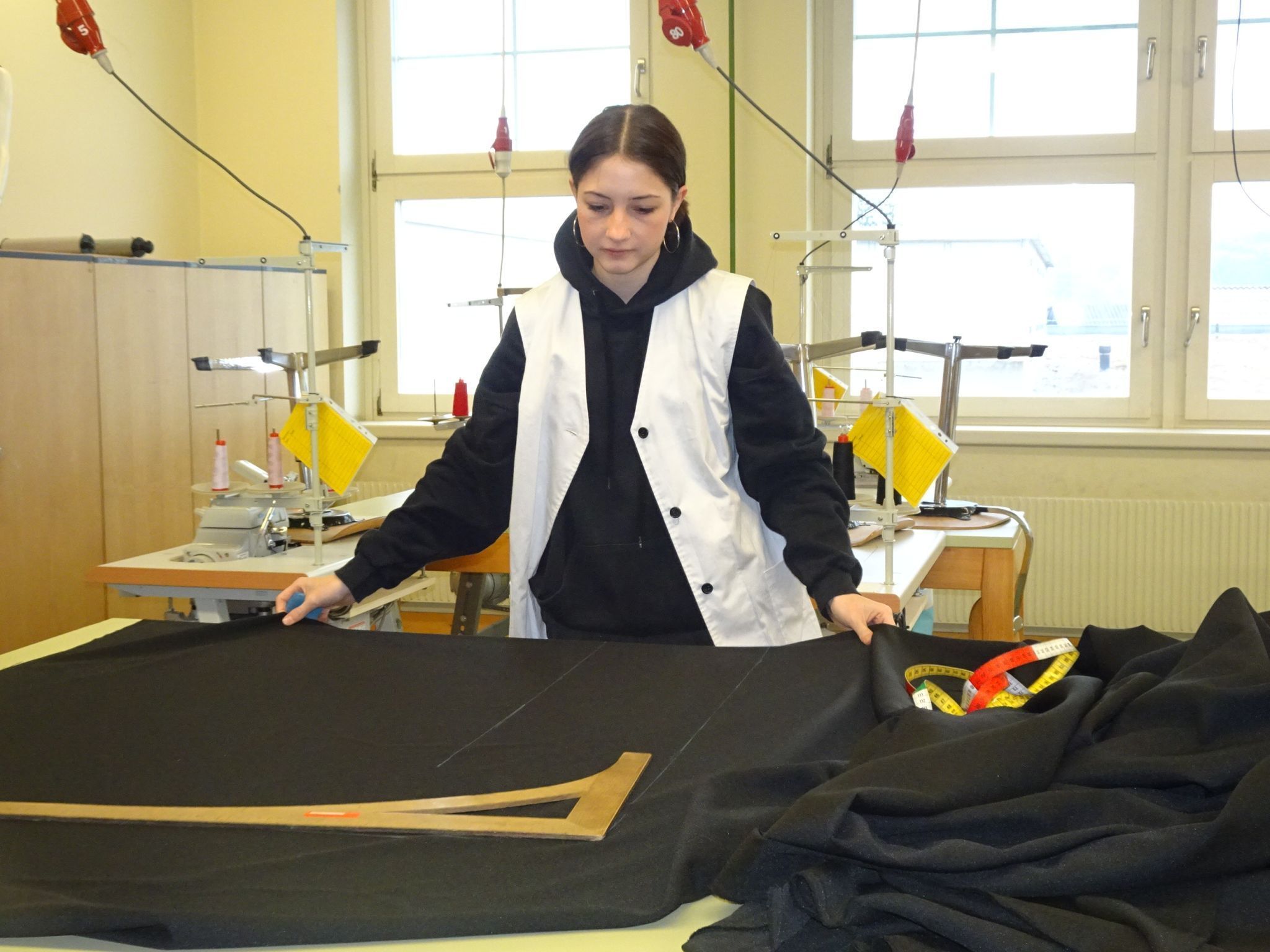 Die Schülerinnen und Schüler der 5aMD arbeiten seit Monaten an ihren eigenen Kollektionen.