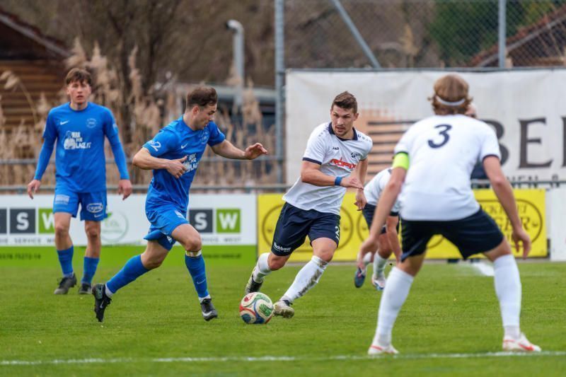 Alex Huber und Christoph Domig im Zweikampf. 