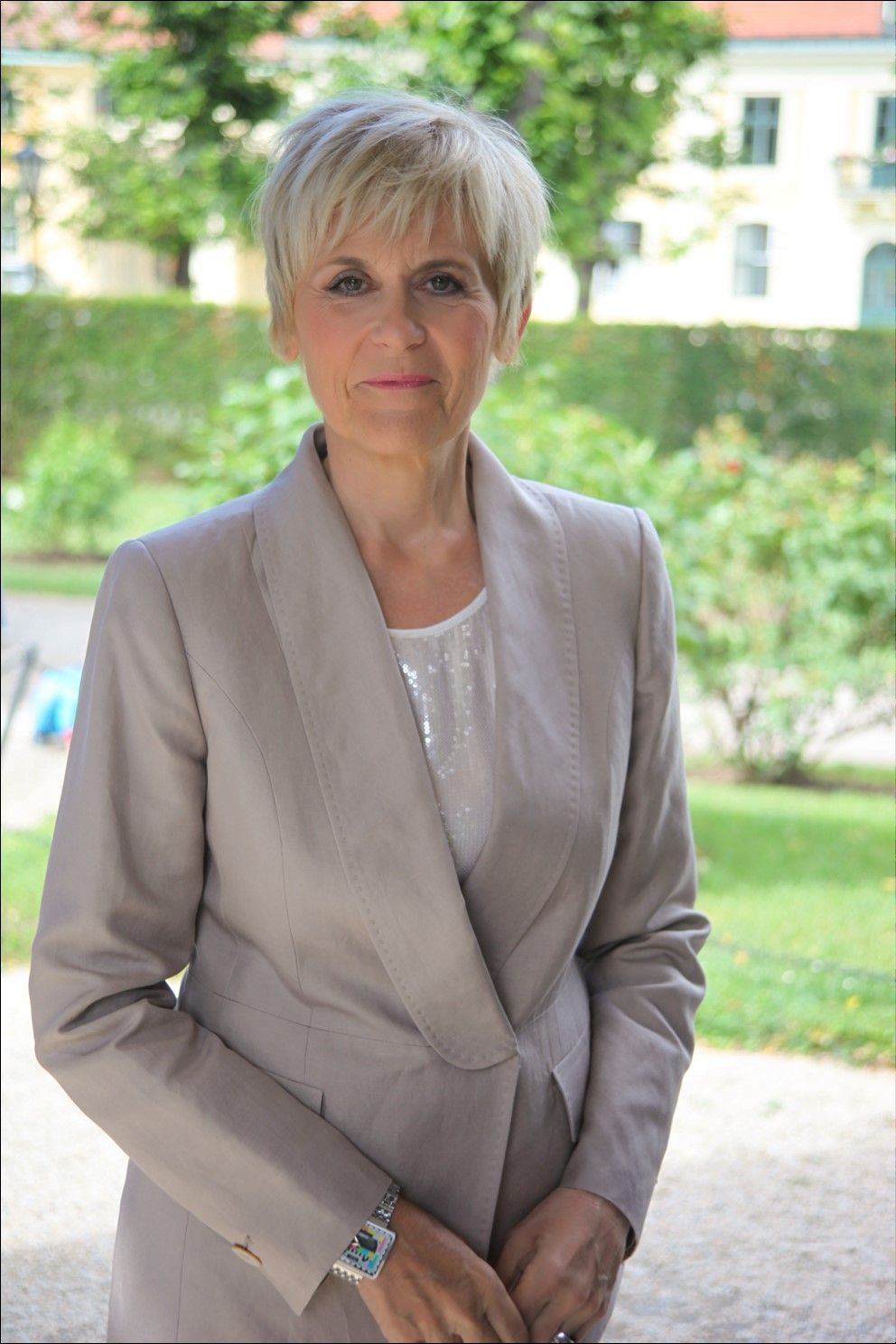 Adelsexpertin Lisbeth Bischoff bringt am 9. April royales Flair in die Bücherei Rohrbach.