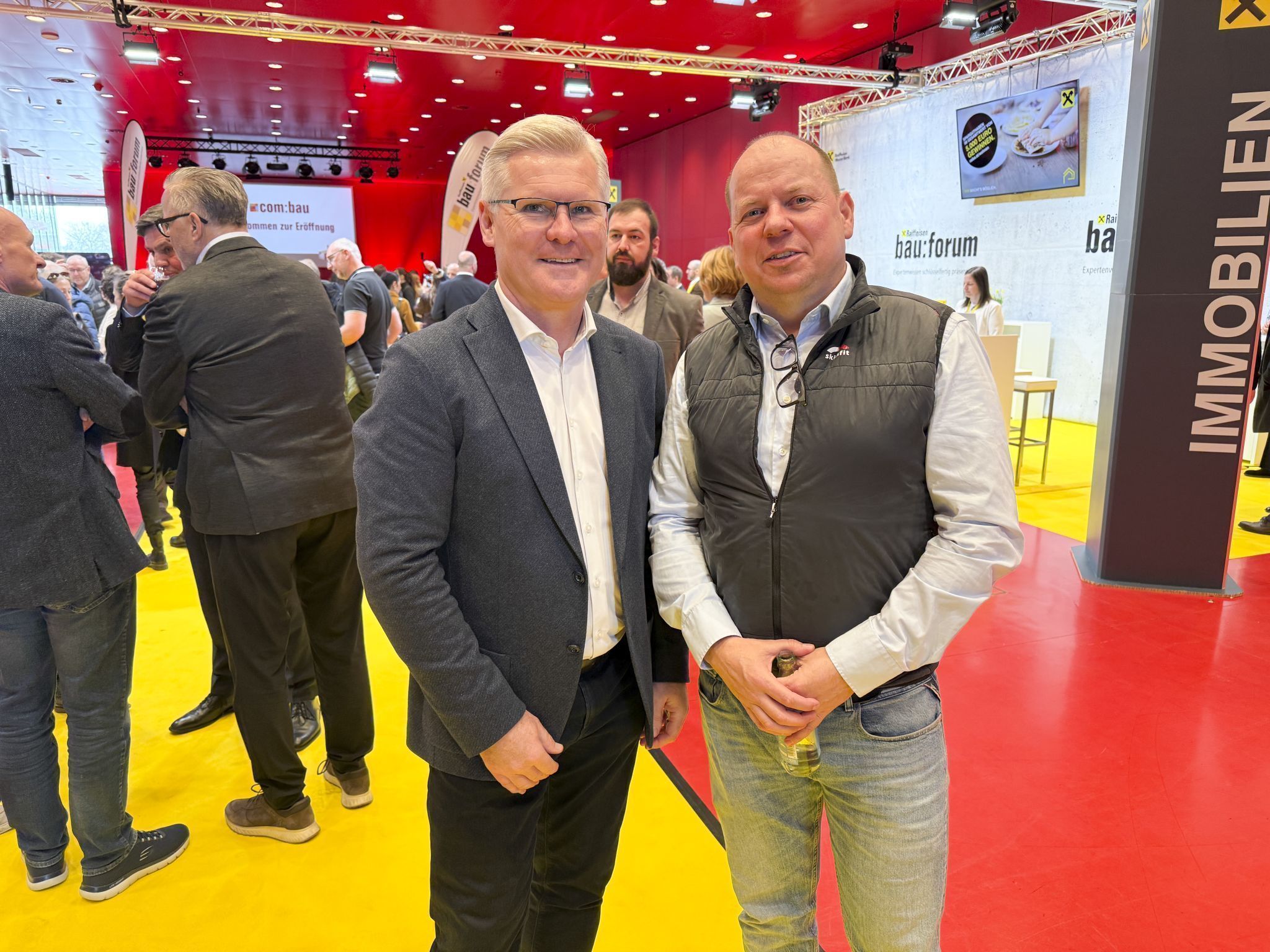 Claus Baldauf (Nägele Wohnbau) im Gespräch mit Hilmar Müller (Sparte Gewerbe und Handwerk)