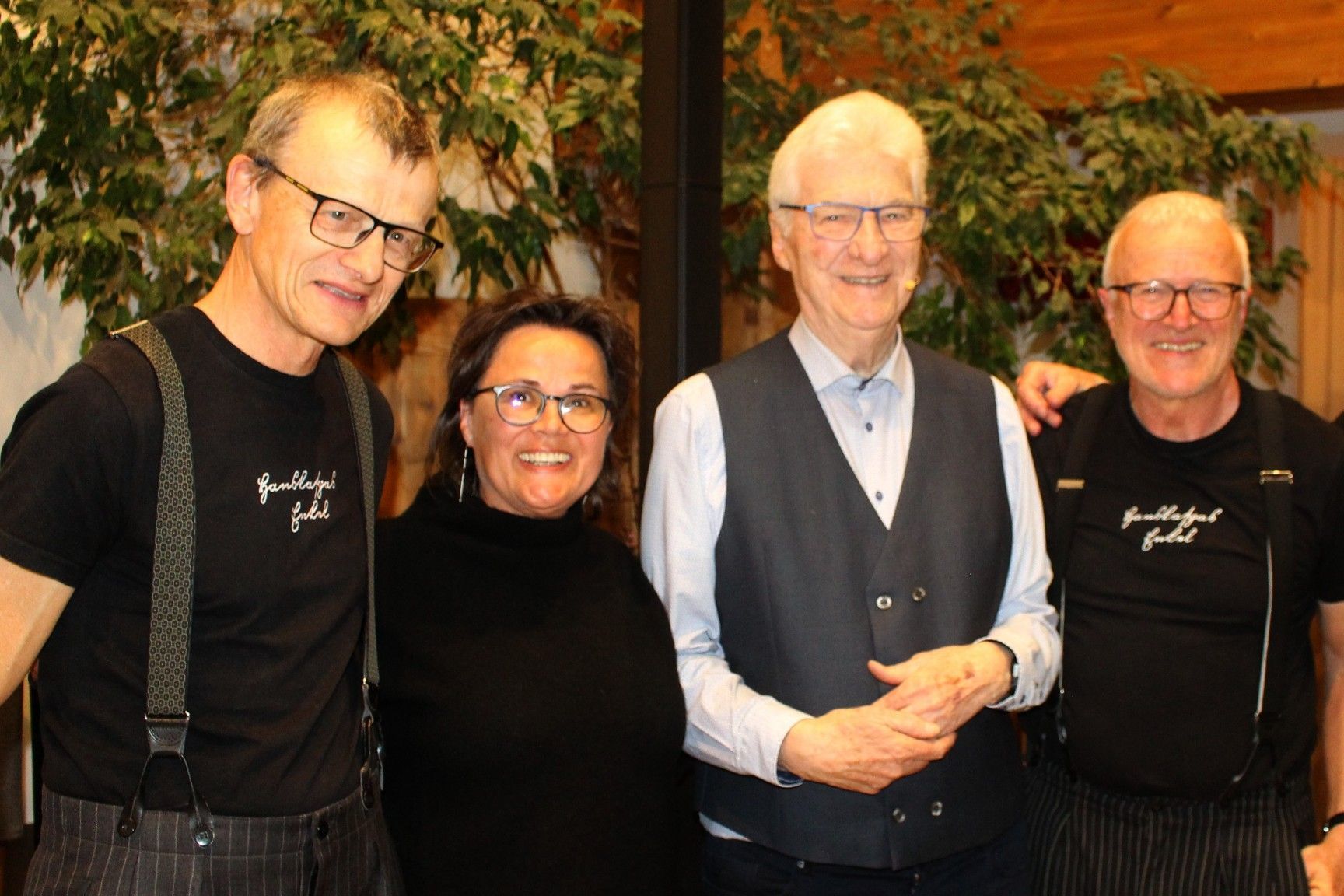 Herlinde Schmied war aus Frastanz nach Bezau gekommen, um Erinnerungen aus der Zeit auszutauschen, als sie in Frastanz mit dem damaligen Kaplan zu tun hatte.