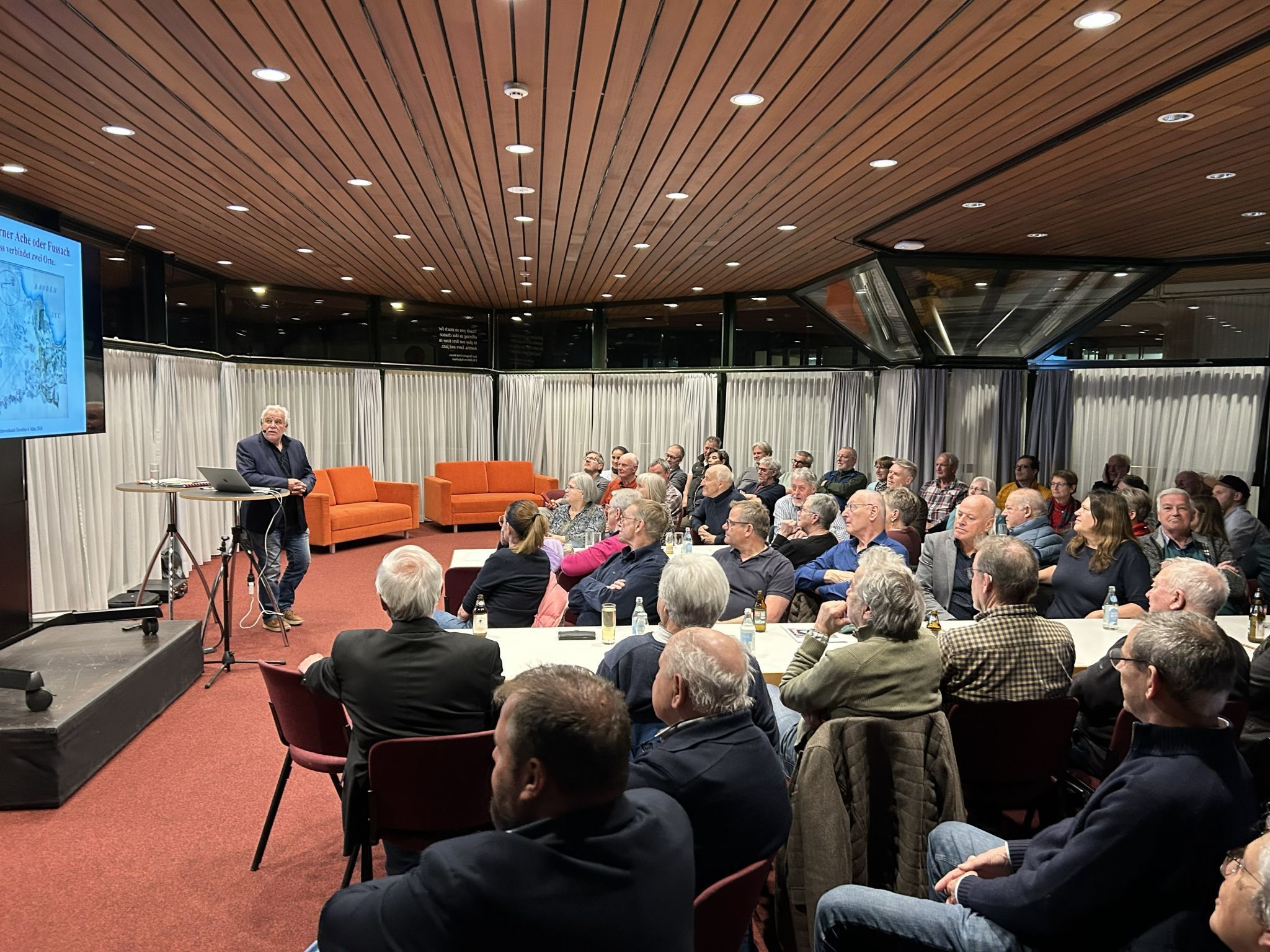 Der spannende Vortrag lockte zahlreiche Interessierte - der Biro-Saal im Kulturhaus war bis auf den letzten Platz besetzt. 
