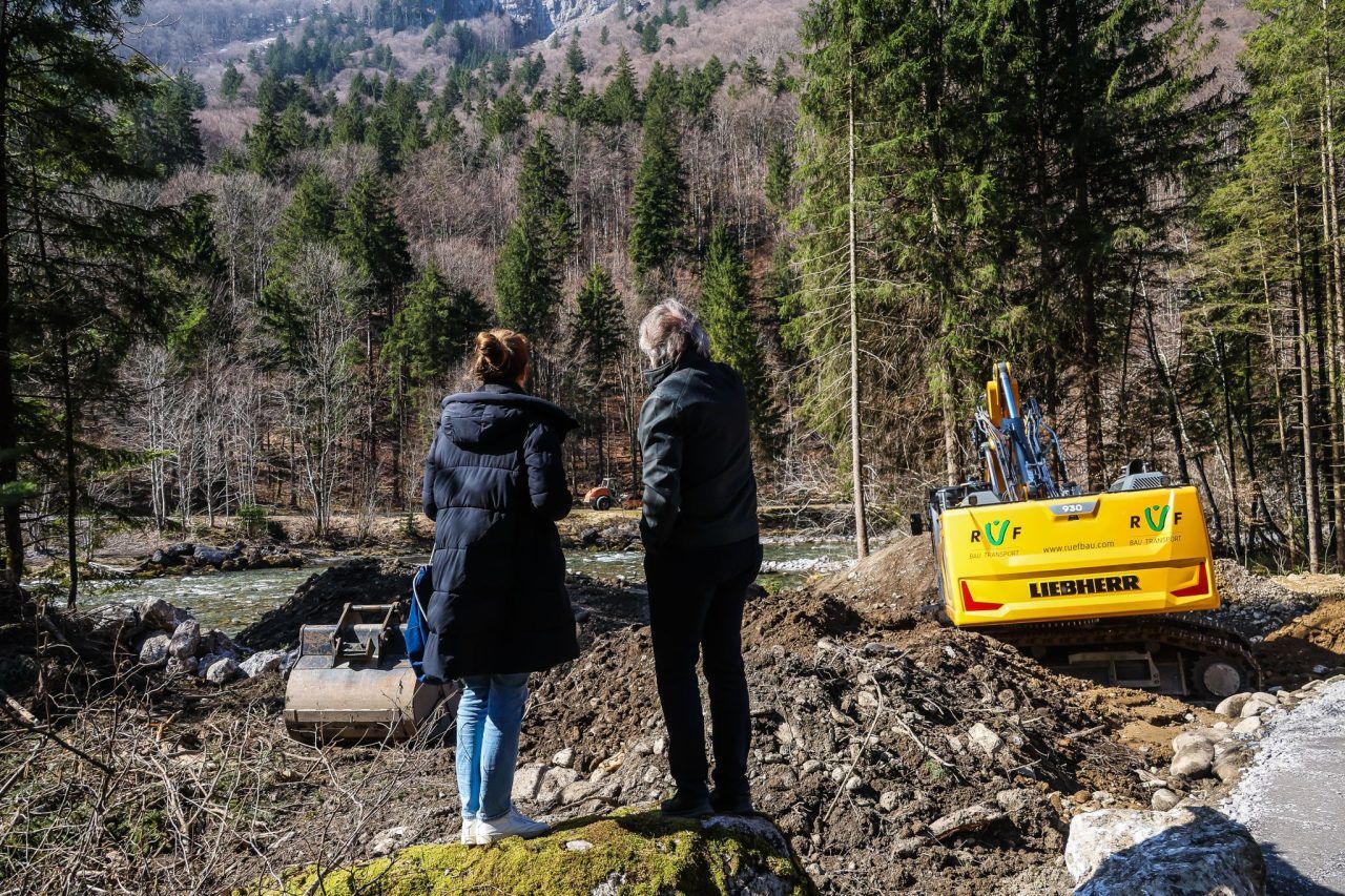 Ersatzradweg zwischen Schnepfau und Au kommt in Fahrt: Bau der neuen Brücke hat begonnen