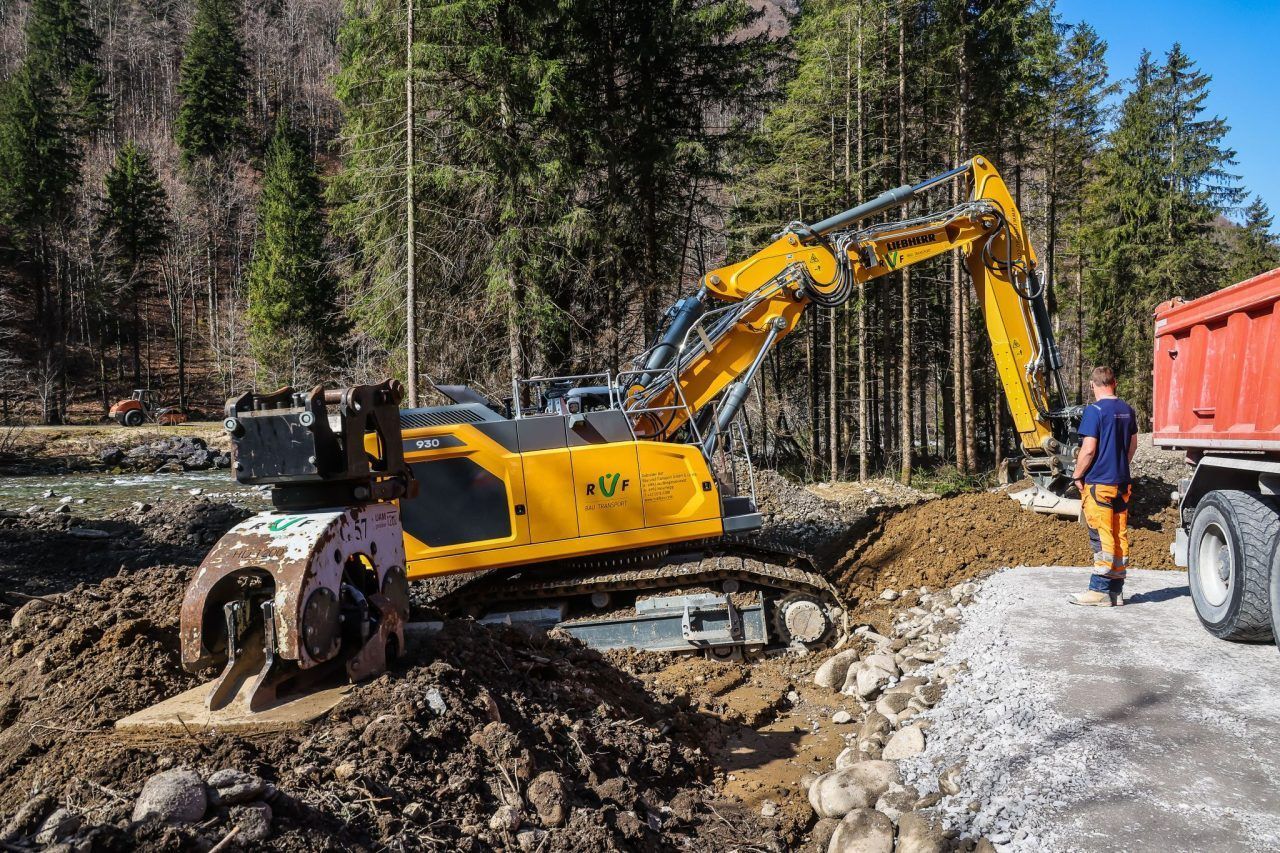 Ersatzradweg zwischen Schnepfau und Au kommt in Fahrt: Bau der neuen Brücke hat begonnen