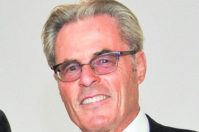 Salzmann verteidigt Entscheidung des Aufsichtsrats