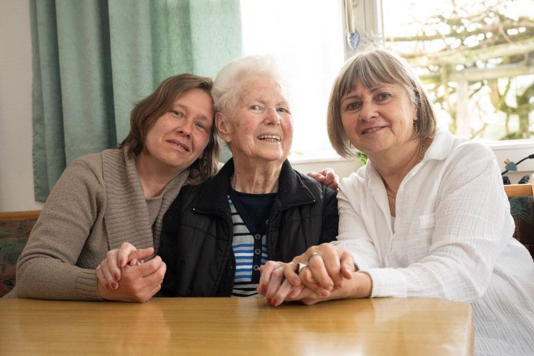 Diese Frauen kochen, helfen, pflegen – und machen Dinge, die nicht im Vertrag stehen