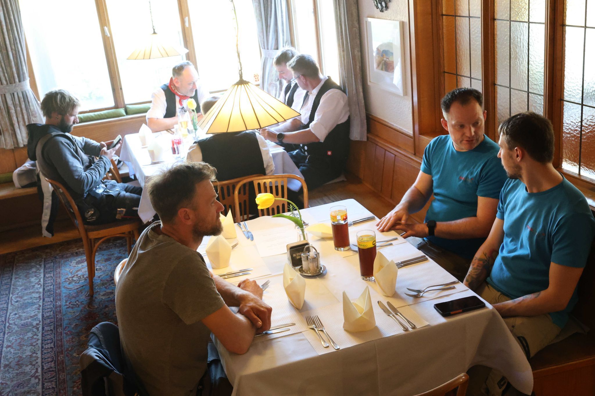 Die Handwerker führten auch Fachgespräche.