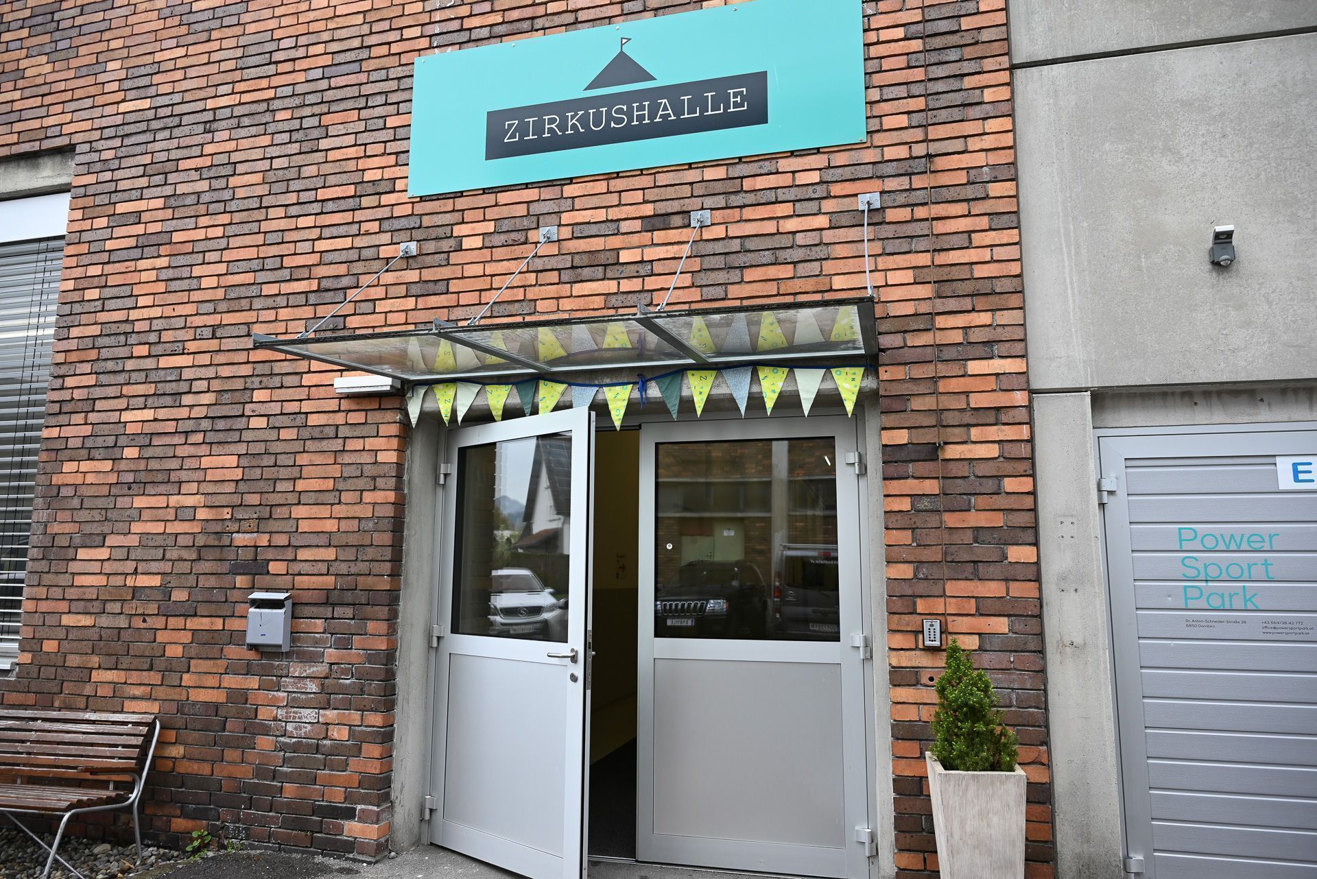 Die Zirkushalle ist unter anderem eine der vielen Veranstaltungslocations vom Freudenhaus.