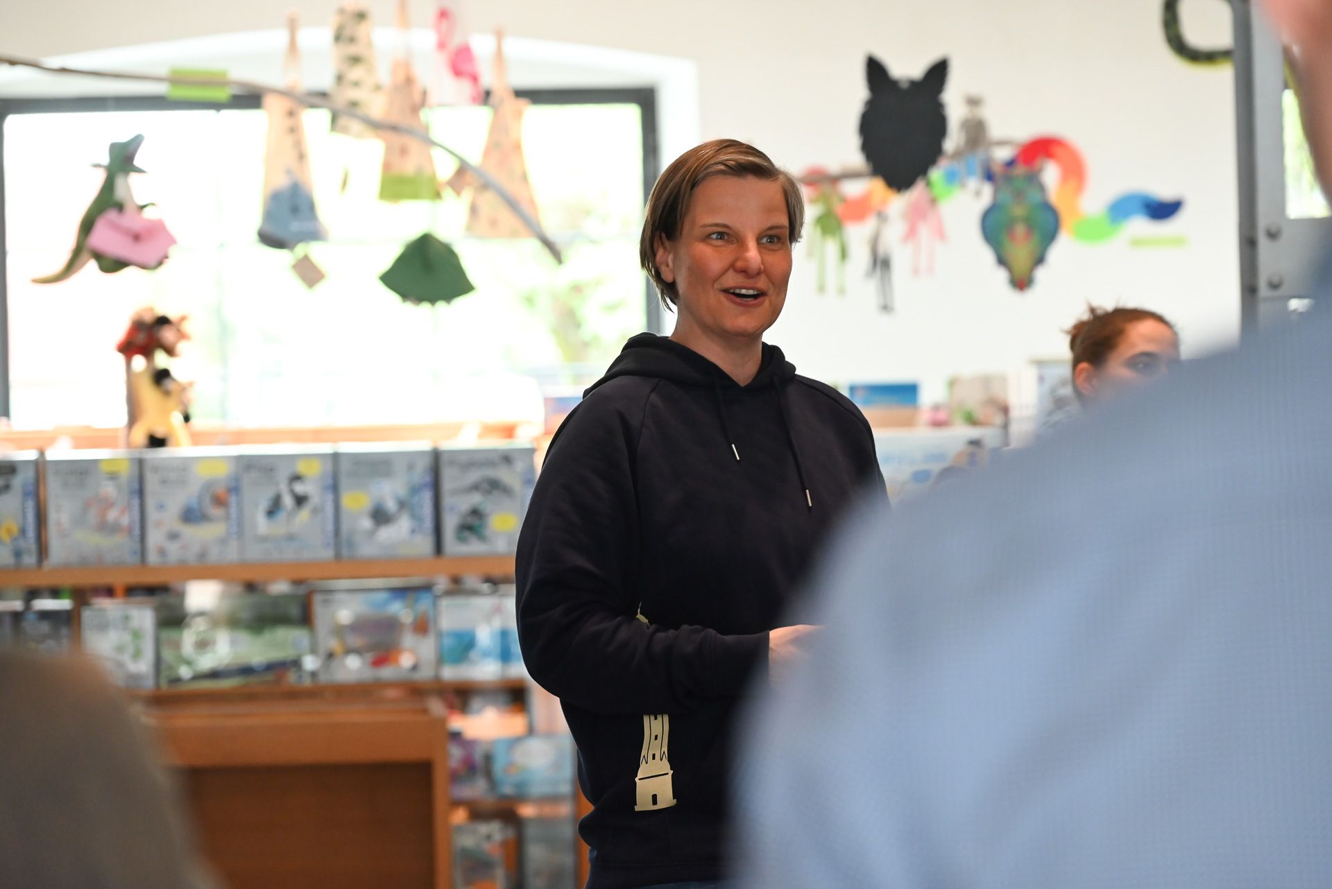 Ruth Swoboda, Direktorin der inatura, begrüße die Gäste bei sich im Haus.