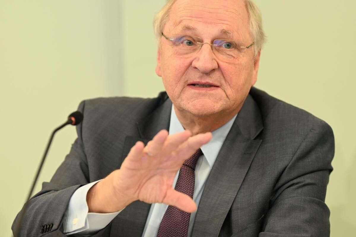 Badelt für Privatbeitrag bei Pensionen und Gesundheit