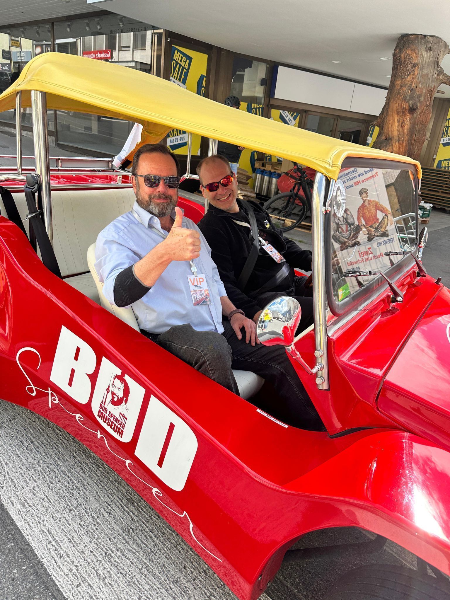 Der weltbekannte Dune Buggy, wie man ihn aus „Zwei wie Pech und Schwefel“ kennt kommt wieder nach Bludenz.