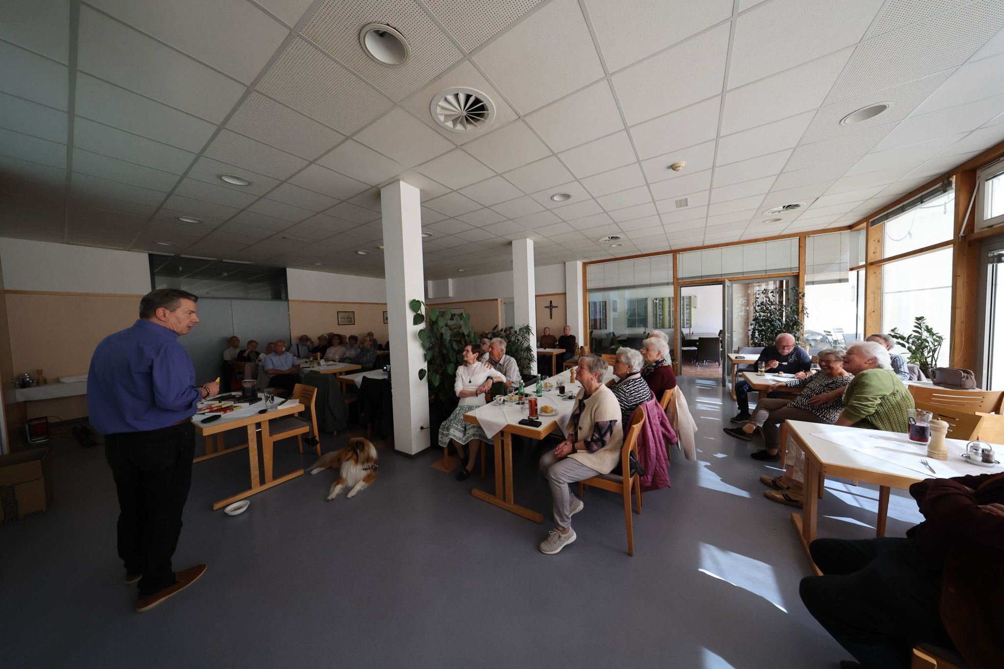 Das Buch läßt immer wieder auch Männern Tränen in die Augen steigen.