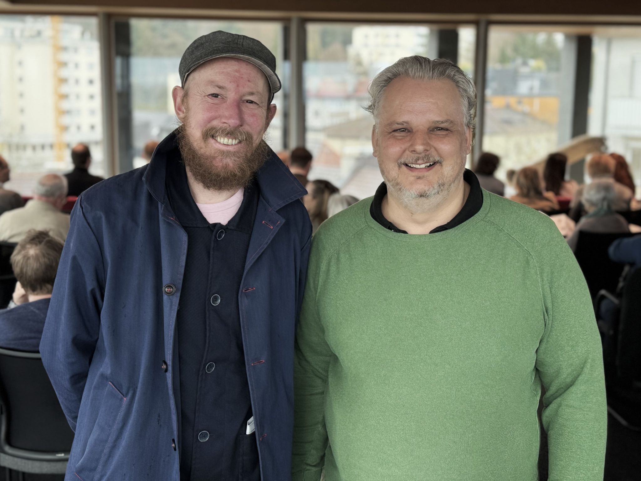 Im Gespräch: Felix Holzer und Christian Rüscher (Stadtbücherei).