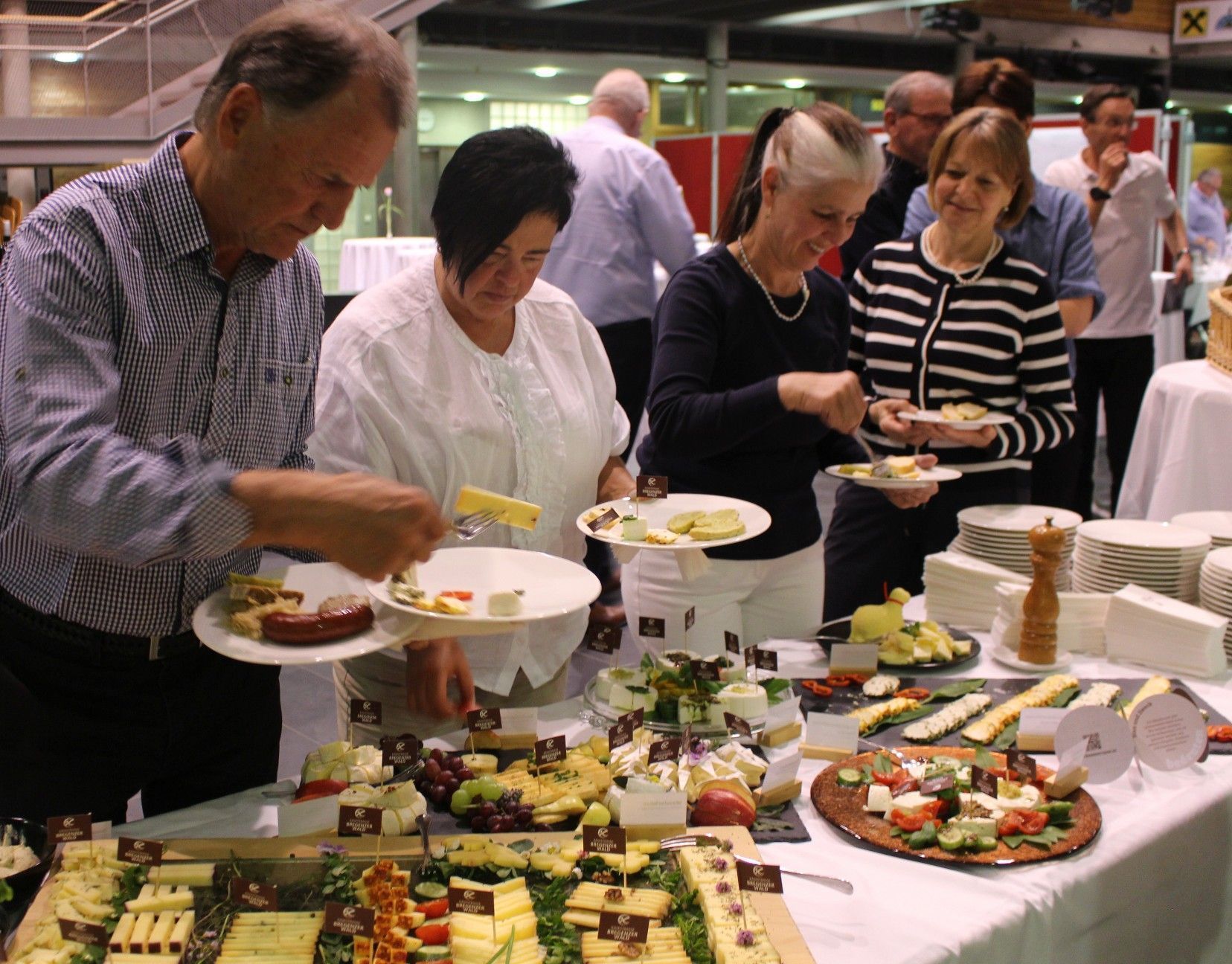 Nach der Weinverkostung ein Winzerbuffet zur Belohnung für die Gäste.