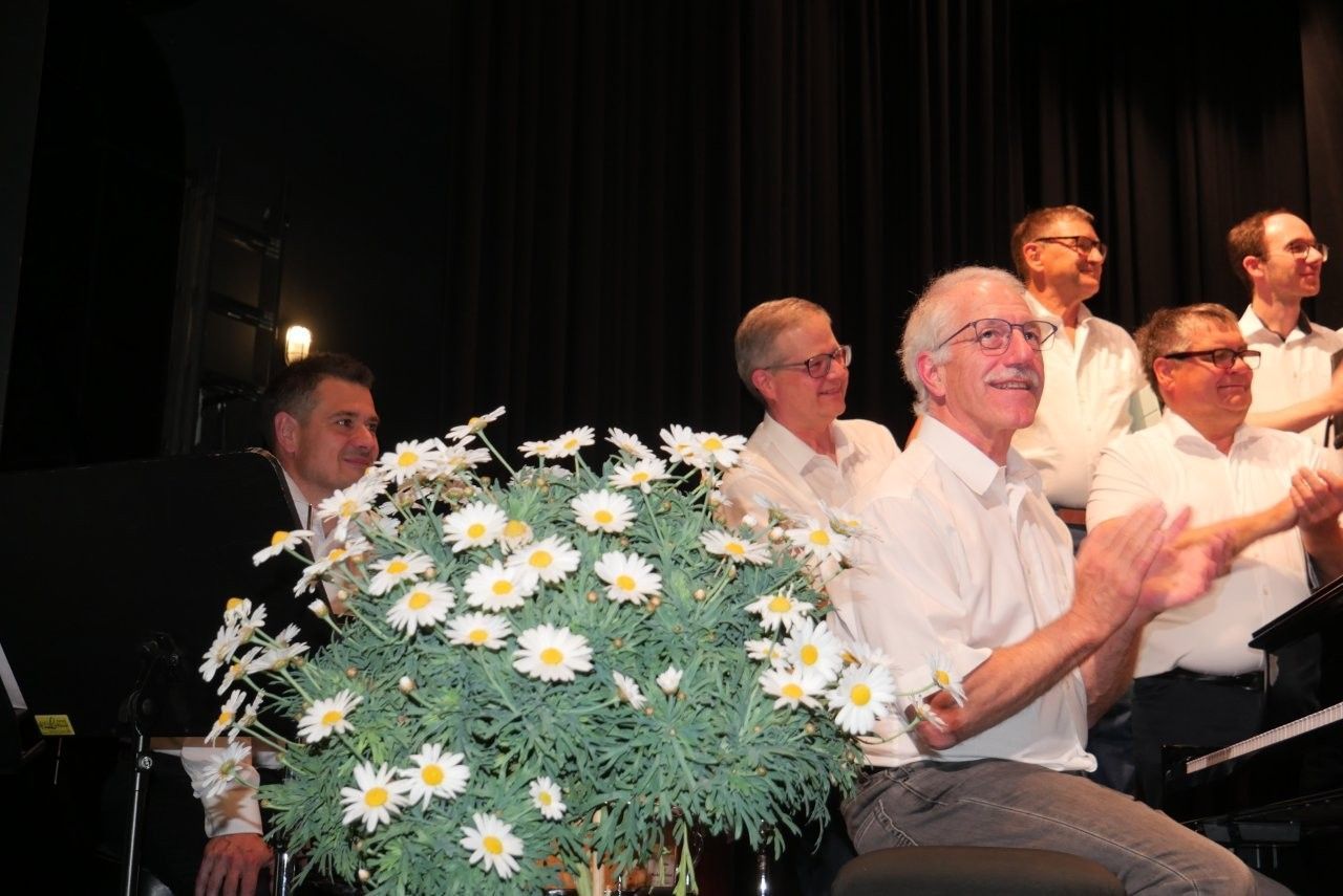 Ingold Breuss am Klavier. 