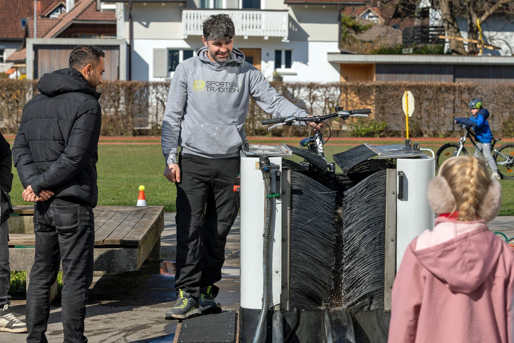 Die Fahrradwaschanlage der Integra brachte rund 40 Räder wieder zum Glänzen. @ Mario Stecher@Fototeam Digital 2026