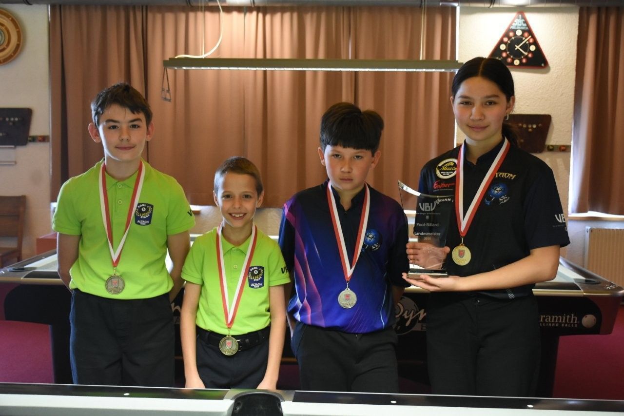 Selina Scherrer (r.) triumphierte auch in der U-17-Klasse. 