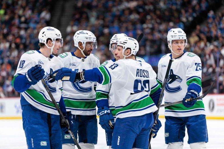 HKN-HKO-SPO-VANCOUVER-CANUCKS-V-COLORADO-AVALANCHE